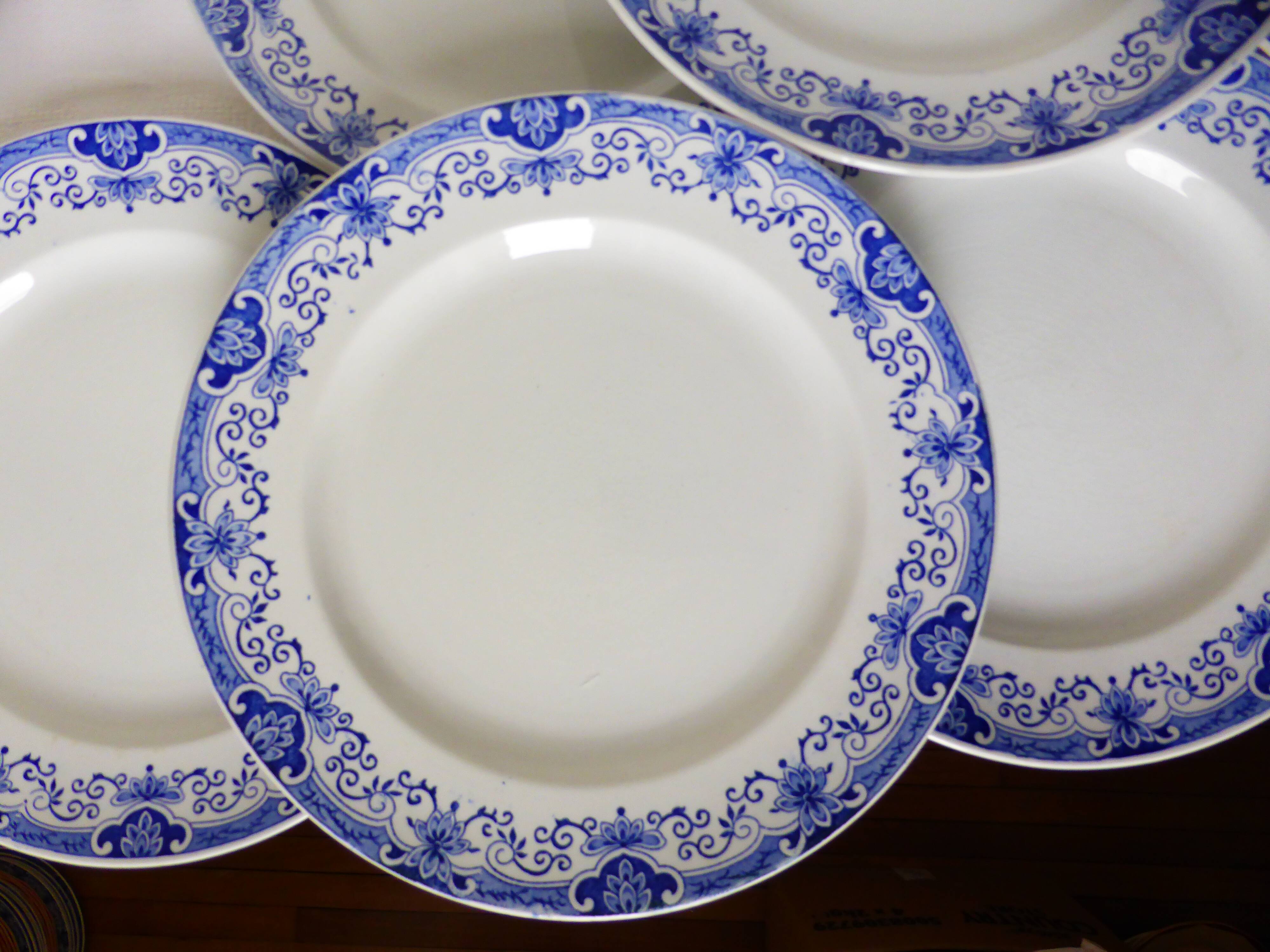 6 flat plates from the Boch Frères La Louvière porcelain model Dina