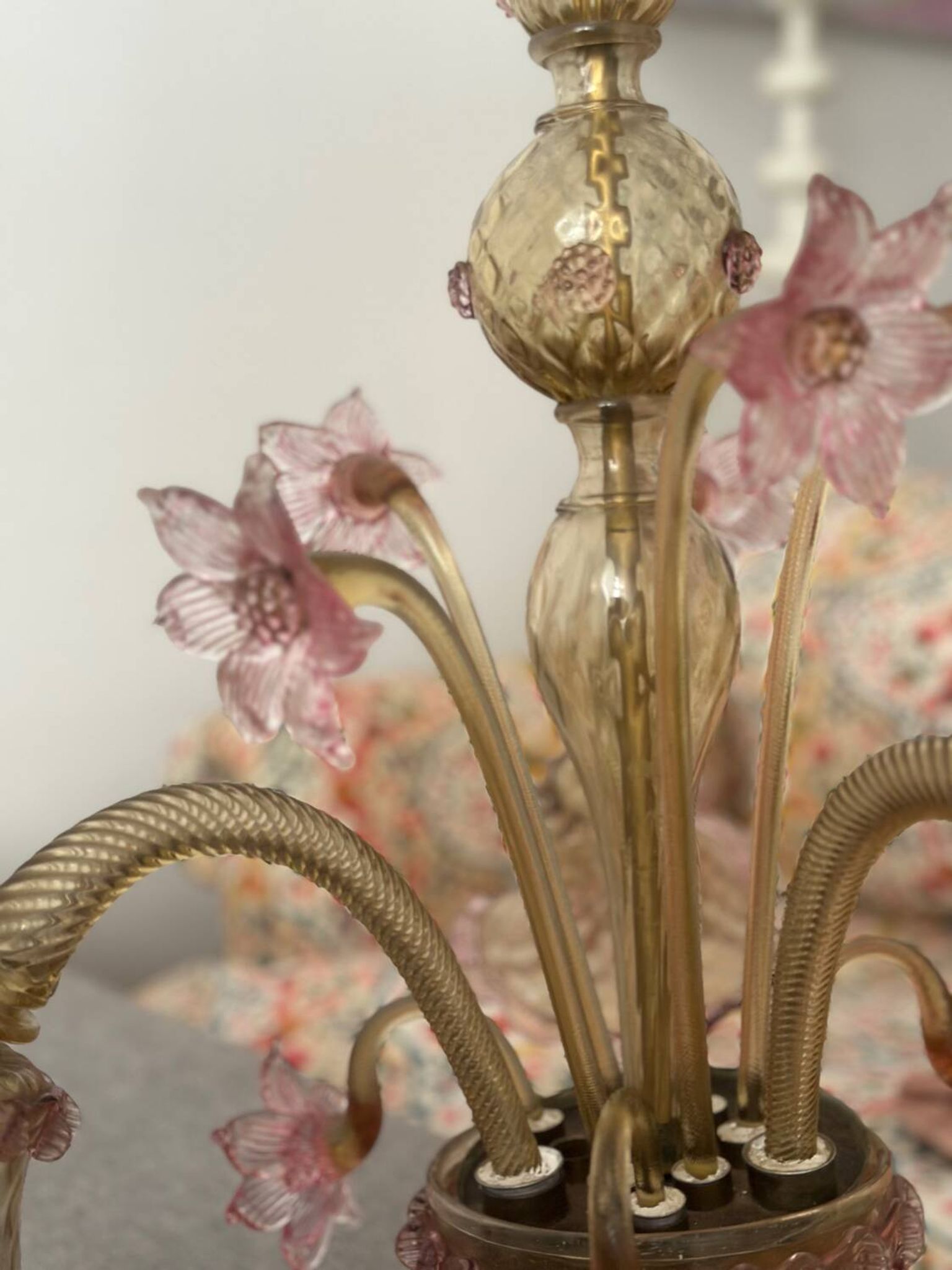 Murano glass chandelier Venetian flowers, circa 1950/1970 pink yellow