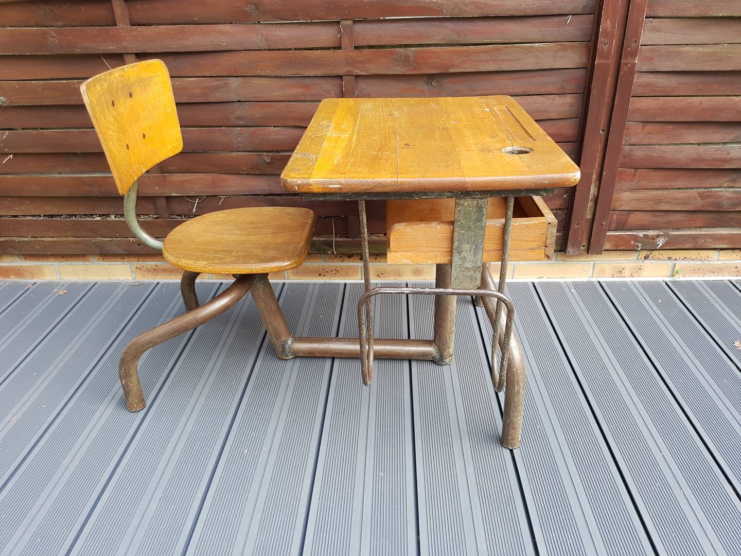 Bureau d'écolier évolutif des années 50-60
