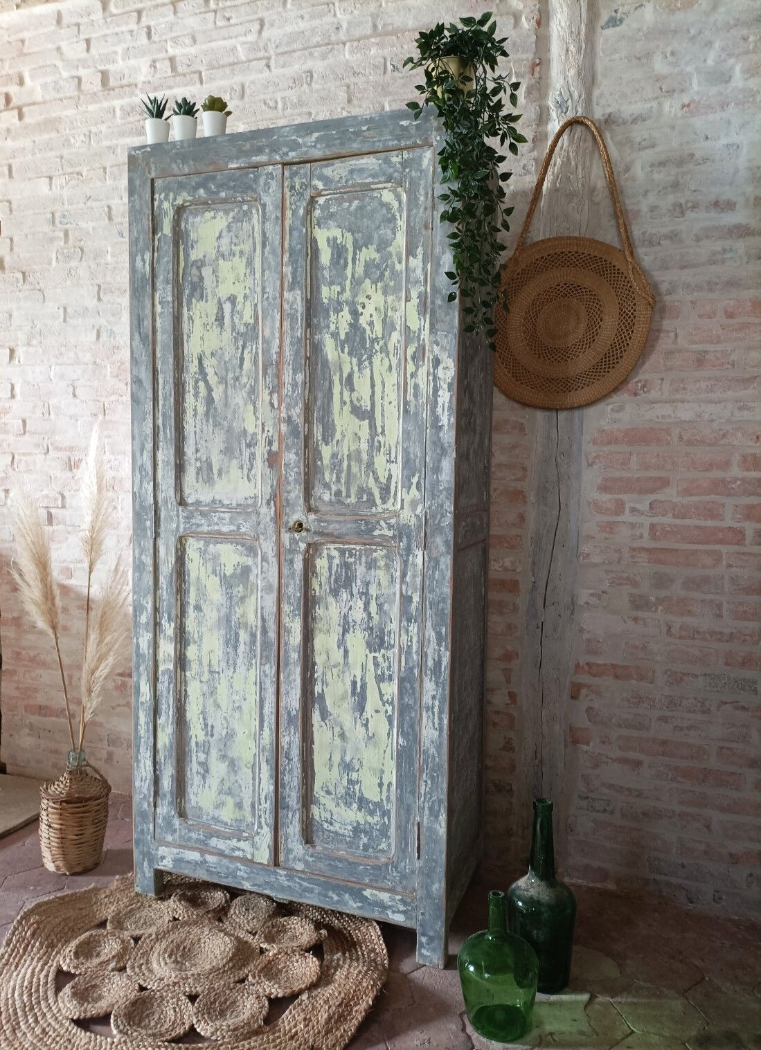 Armoire parisienne