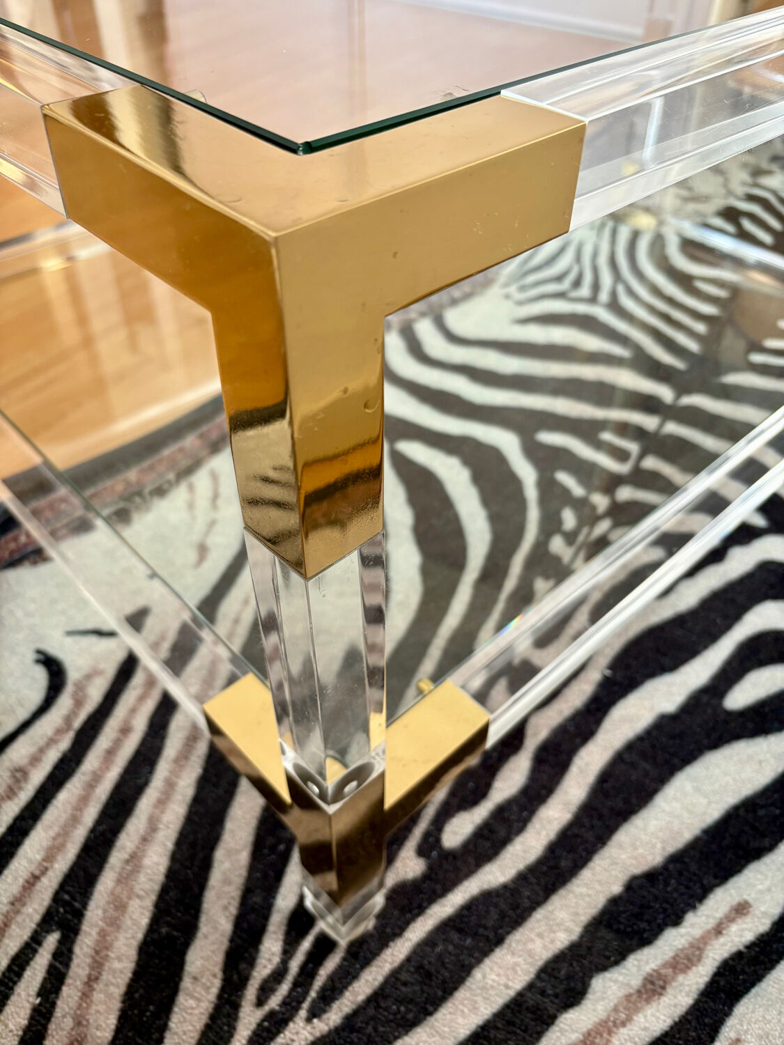 Italian coffee table Fabian, glass, plexiglass and brass, 1970-80.