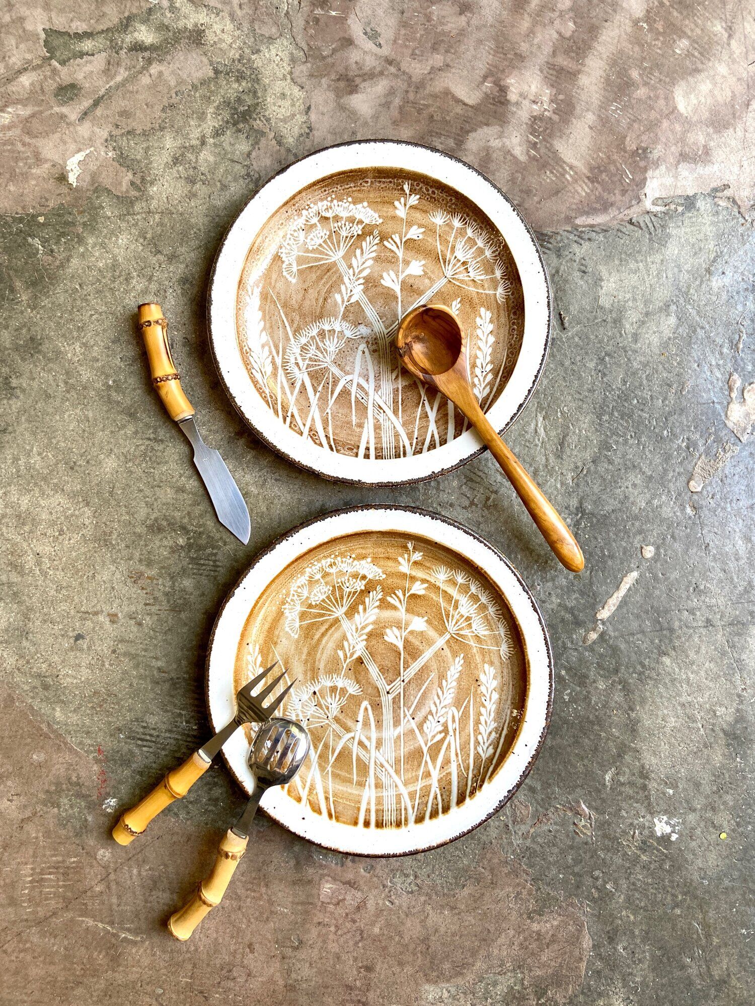 2 flat plates Midwinter in glazed stoneware, service "Shady lane"