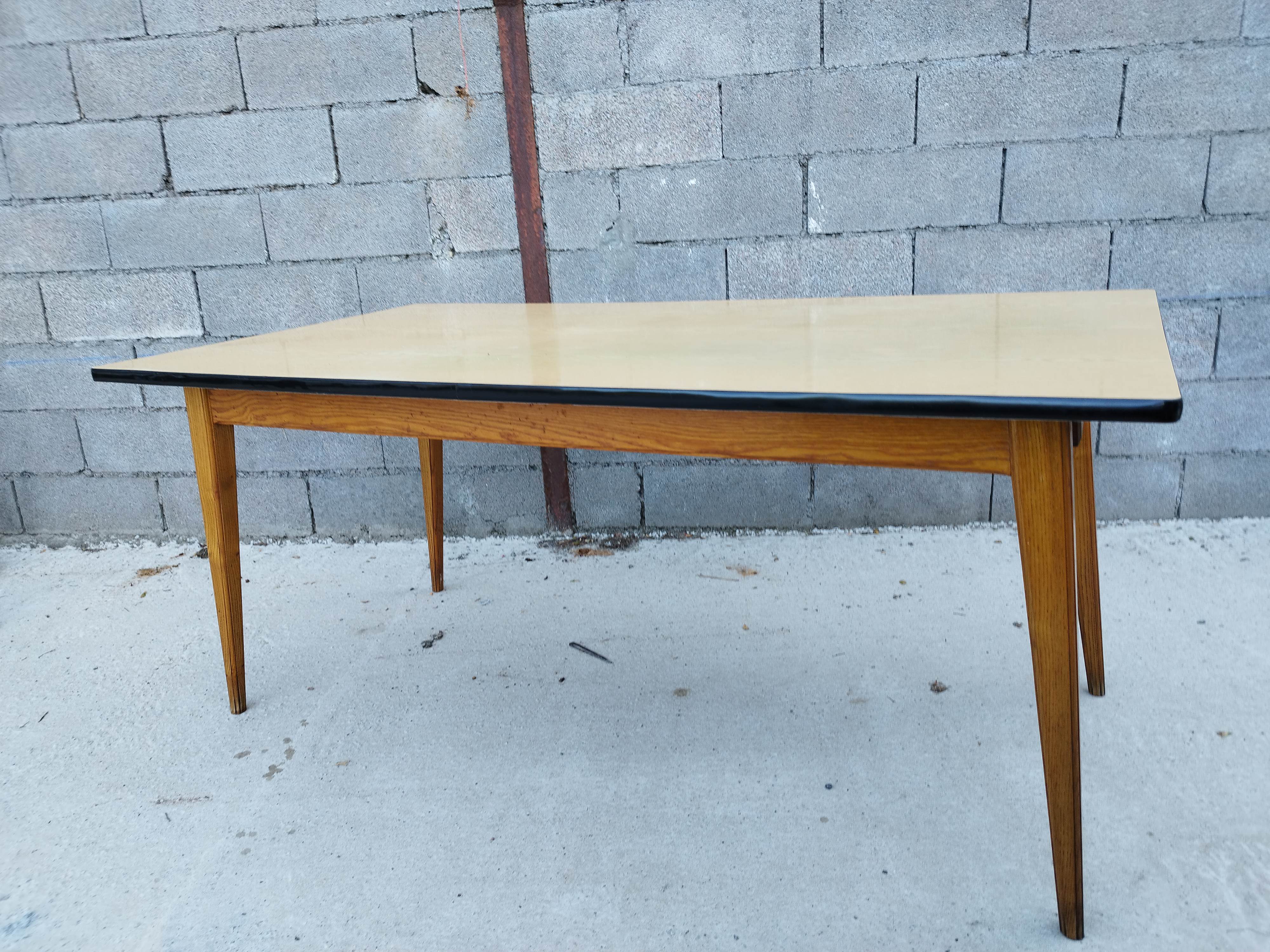Large table with oak spindle top formica year 50