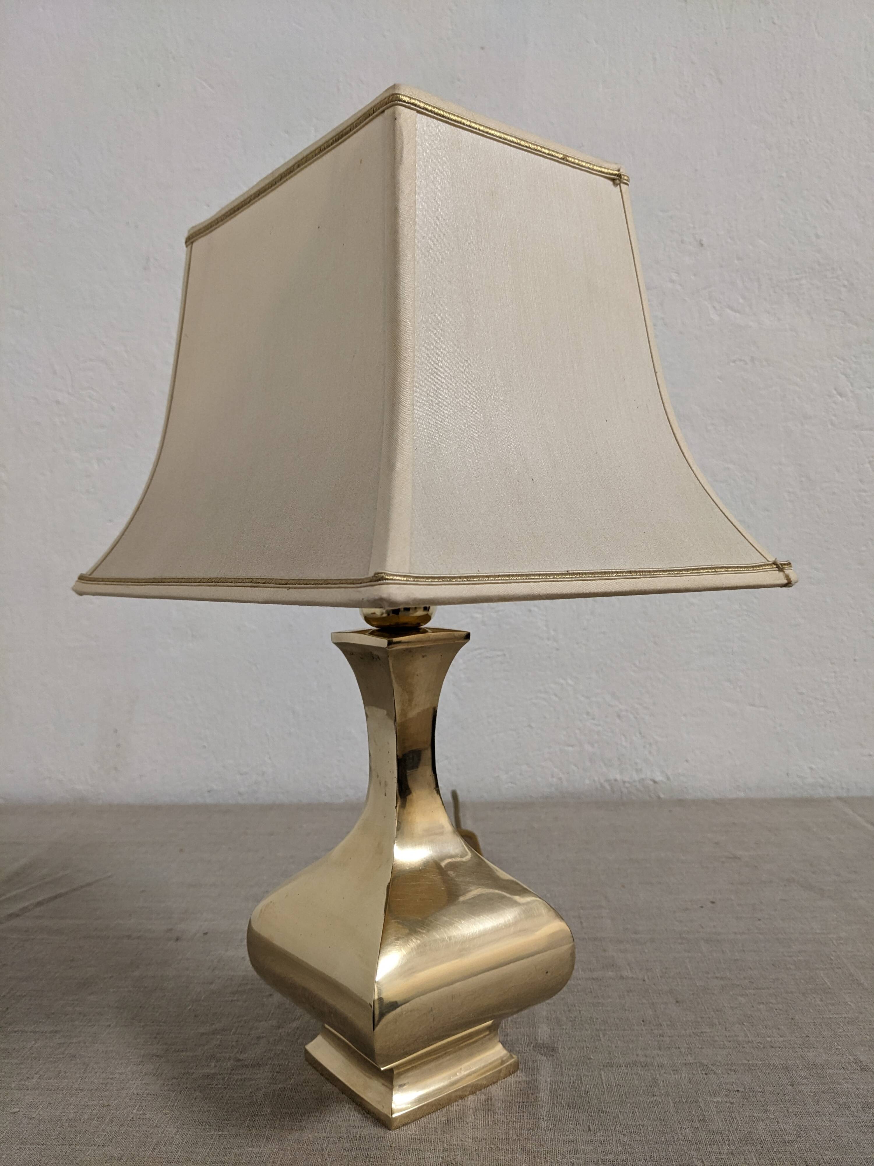 Hollywood Regency lamp in brass by Ciangiacomo design, Italy circa 1970.