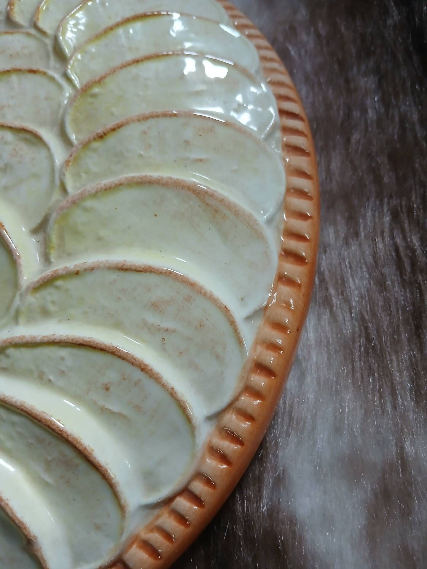 Vintage pie dish in majolica