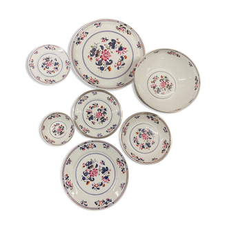 Table service in porcelain circled with silver and signed Puyforca 62 pieces in exceptional condition