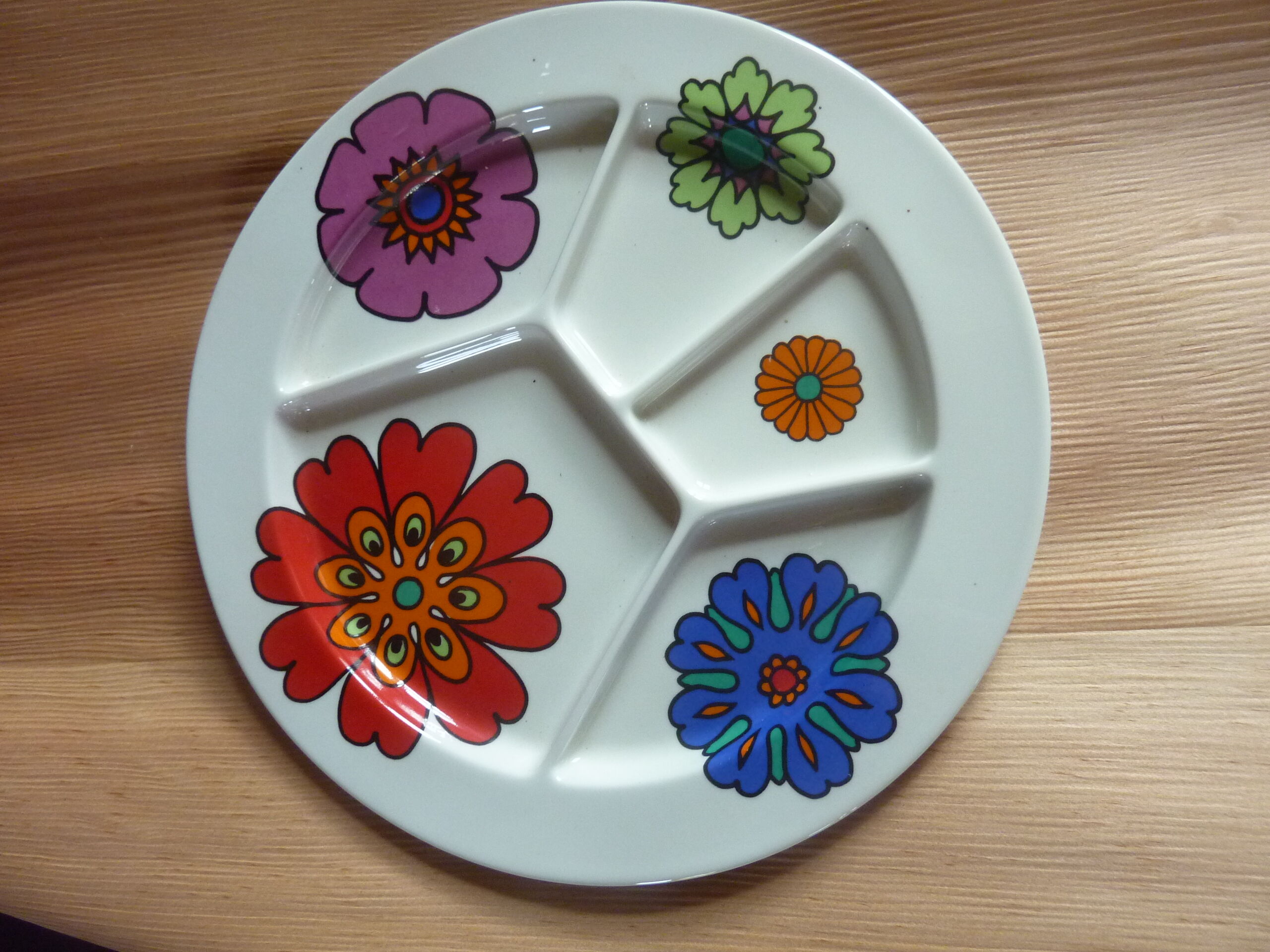 7 plates with fondu villeroy & boch power flower
