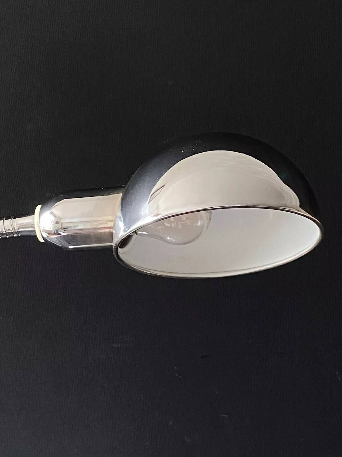 Articulated table lamp on flexible chrome metal vintage 70's