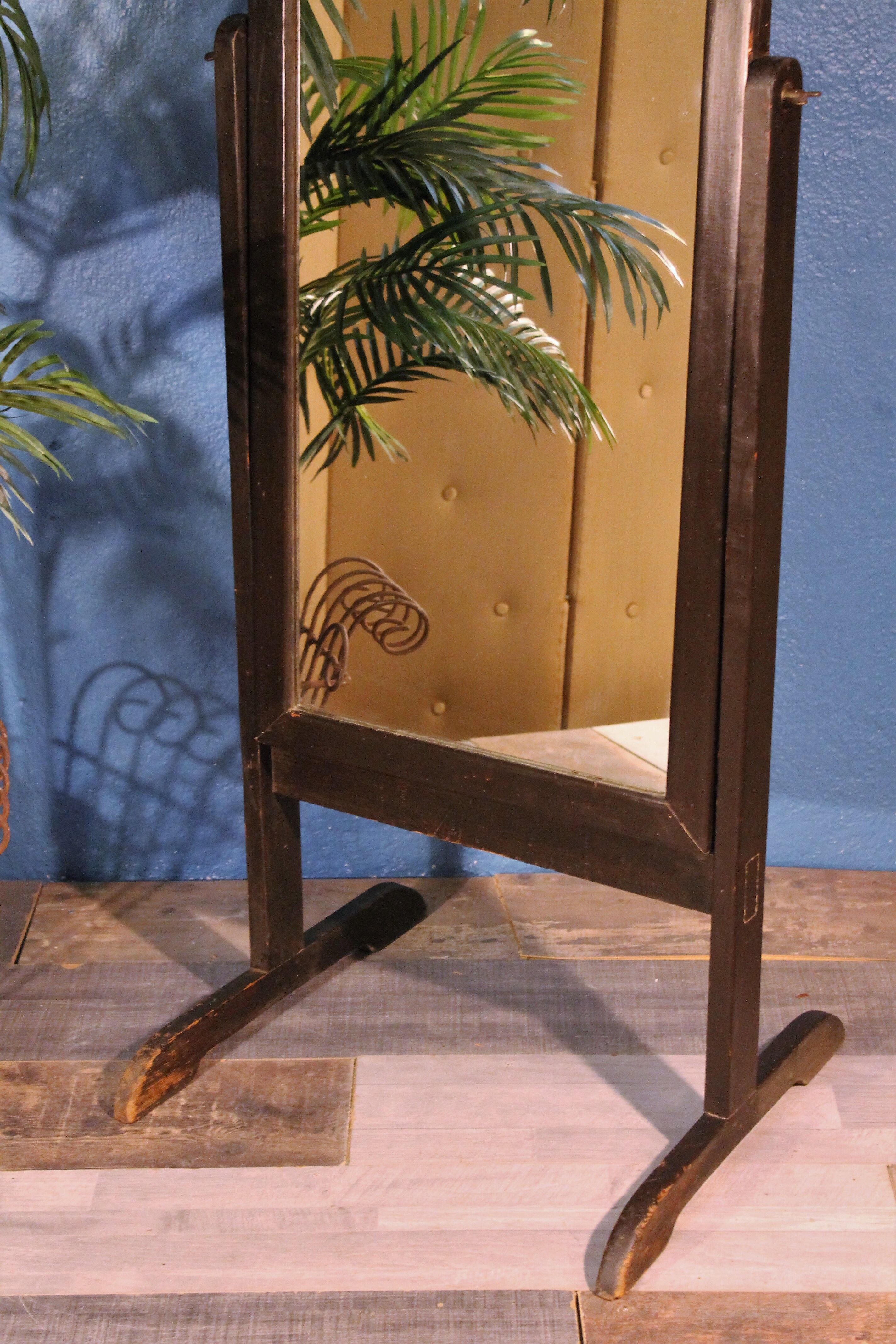 Psyche mirror from the 1920s