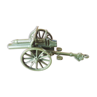 Crescent - Machine gun on 2-wheel trailer