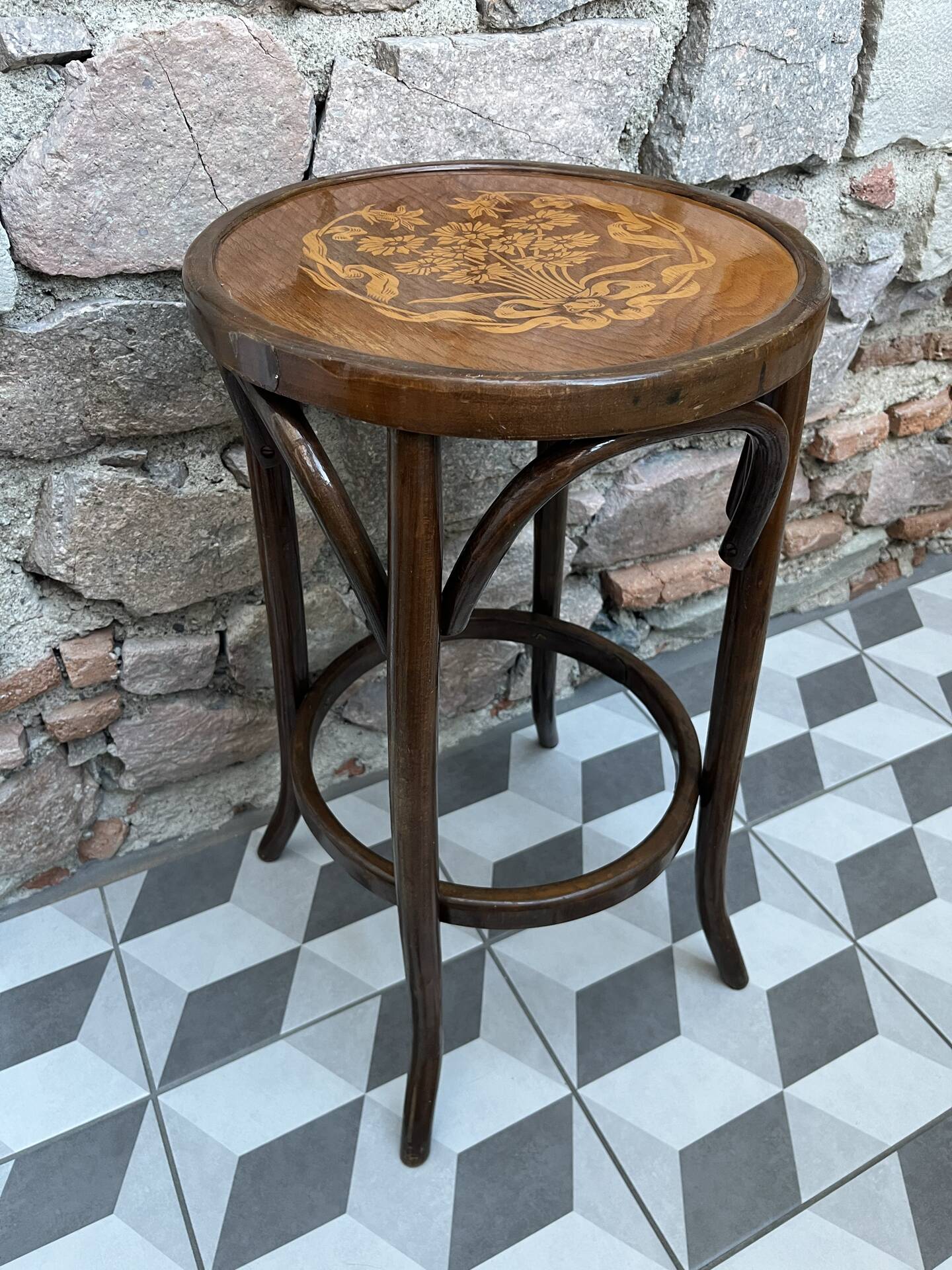 Tabouret haut de bar 1900 bois courbé« Marguerites »