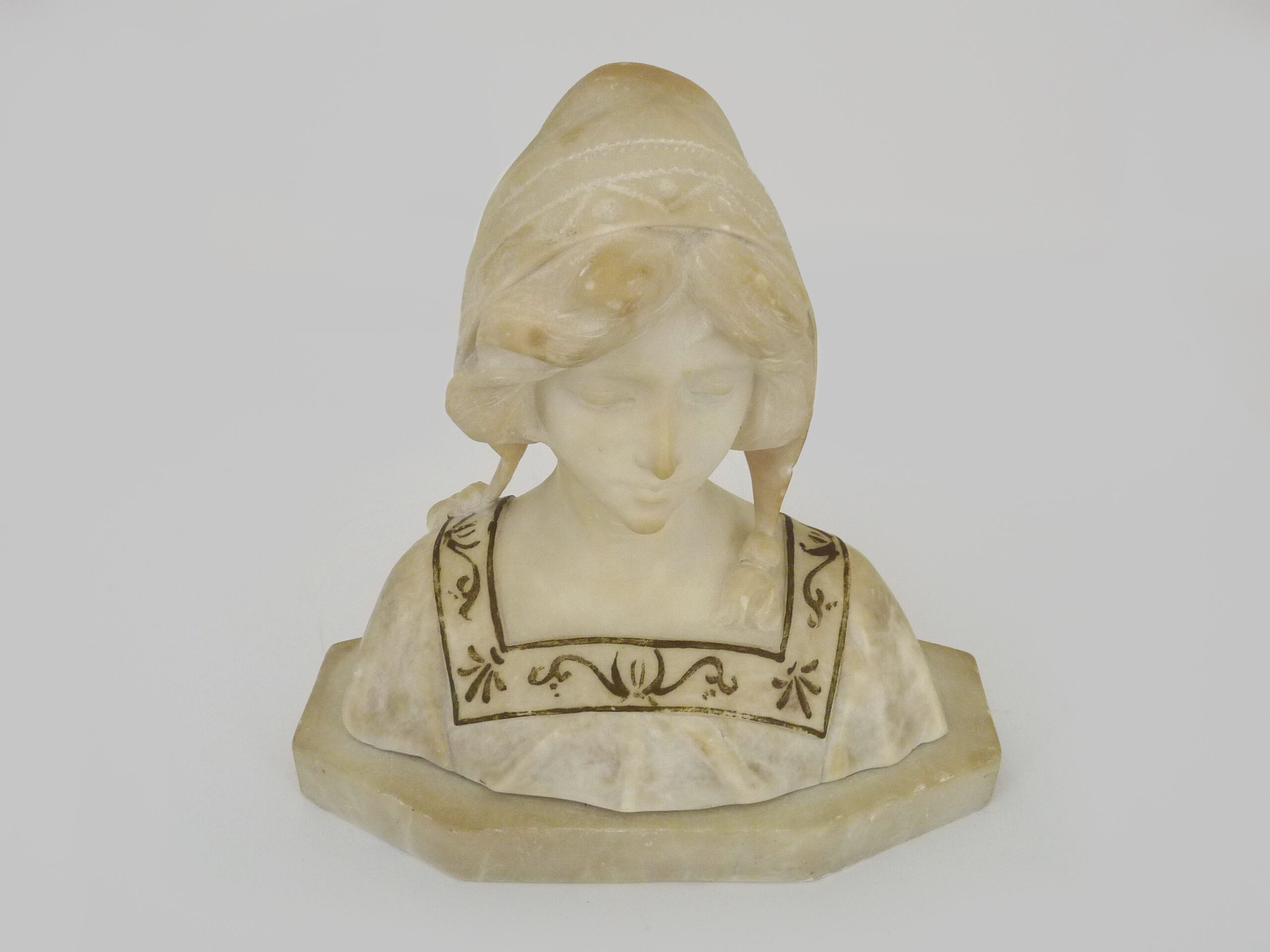 Sculpture Adolfo Cipriani (1880-1930) bust woman alabaster marble