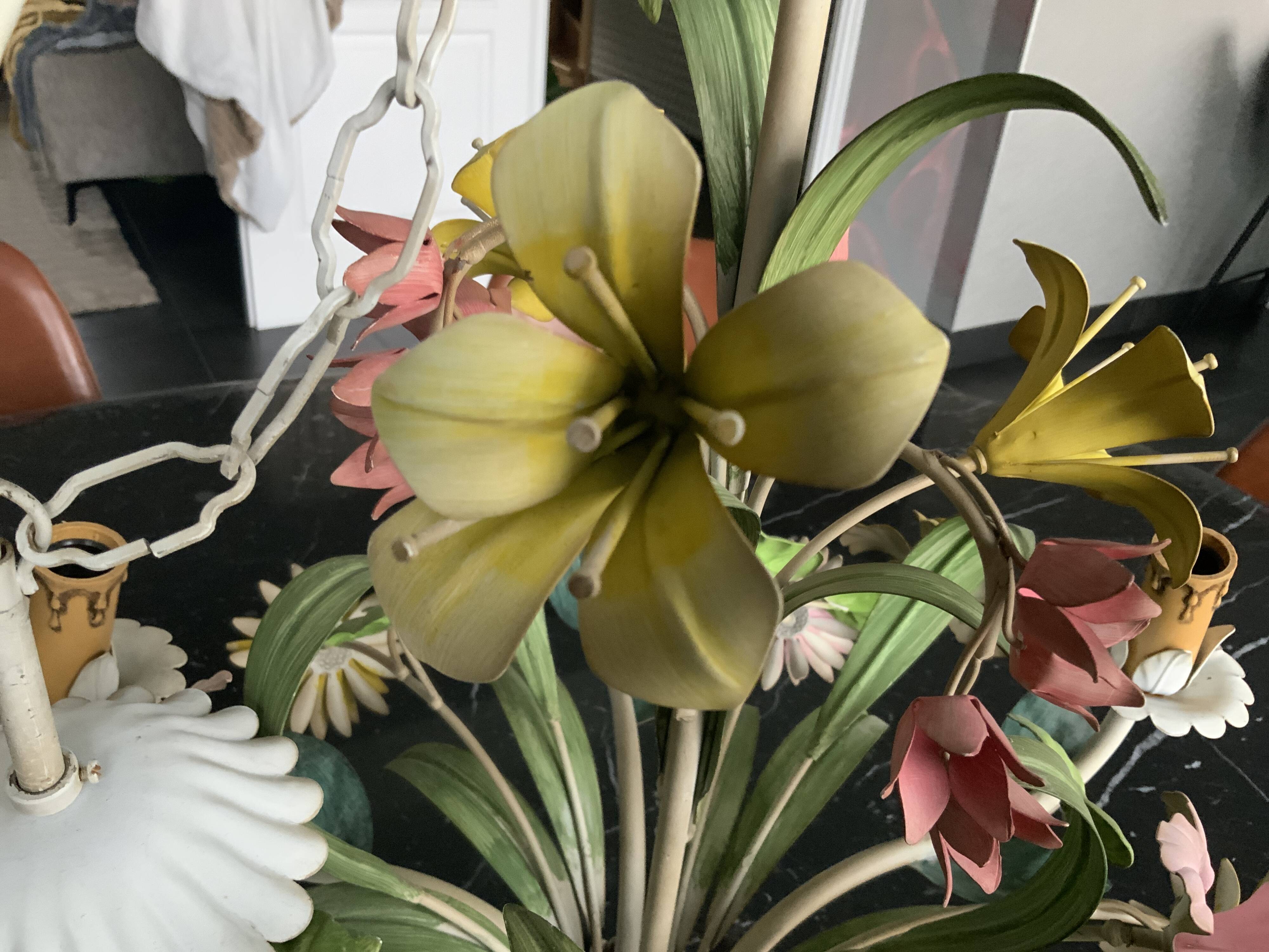 Flowered metal chandelier from the Italian 60s-70s.