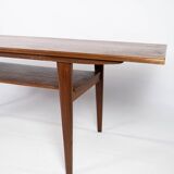 Table basse en teck avec étagère, de design danois des années 1960