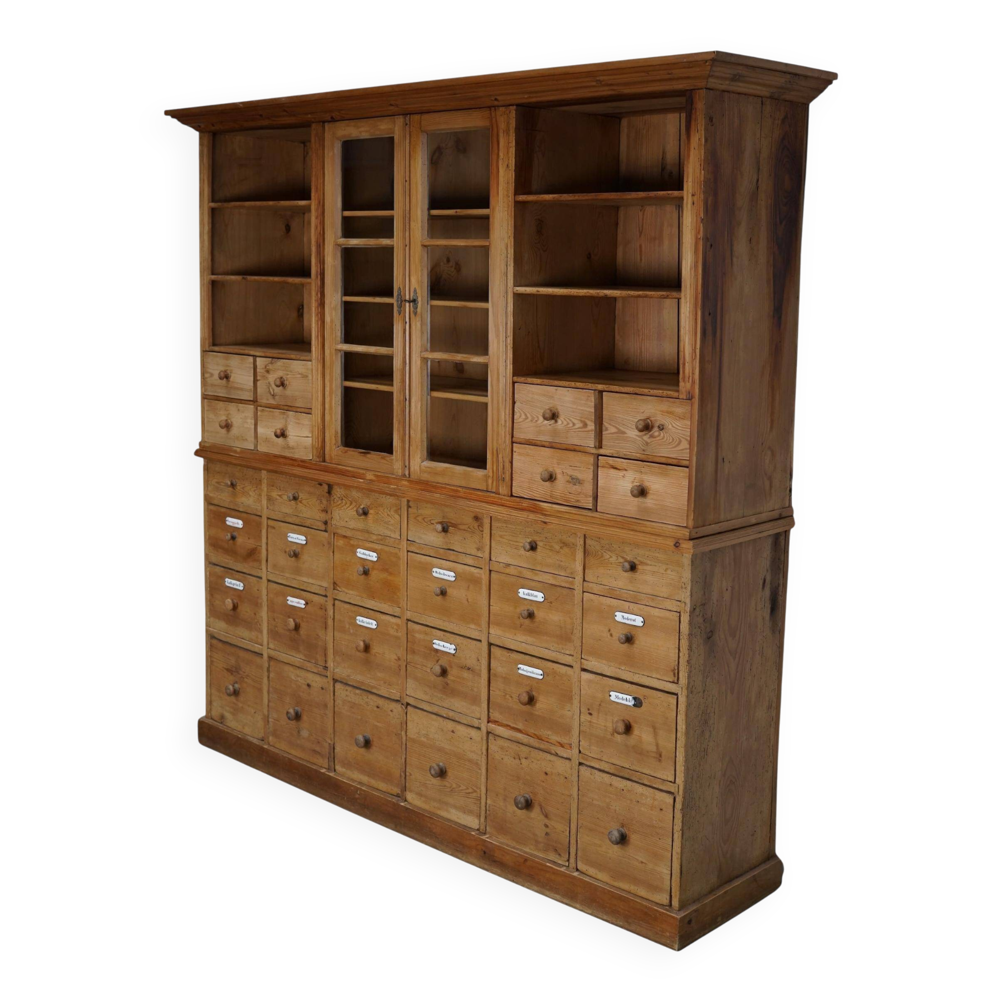 Grande armoire / vitrine d'apothicaire ancienne en pin allemand du début du XXe siècle