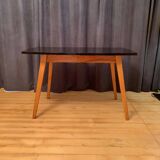 Type 1326 table designed by Stanisław Lejkowskie and Wacław Leśniewski, Poland, 1962