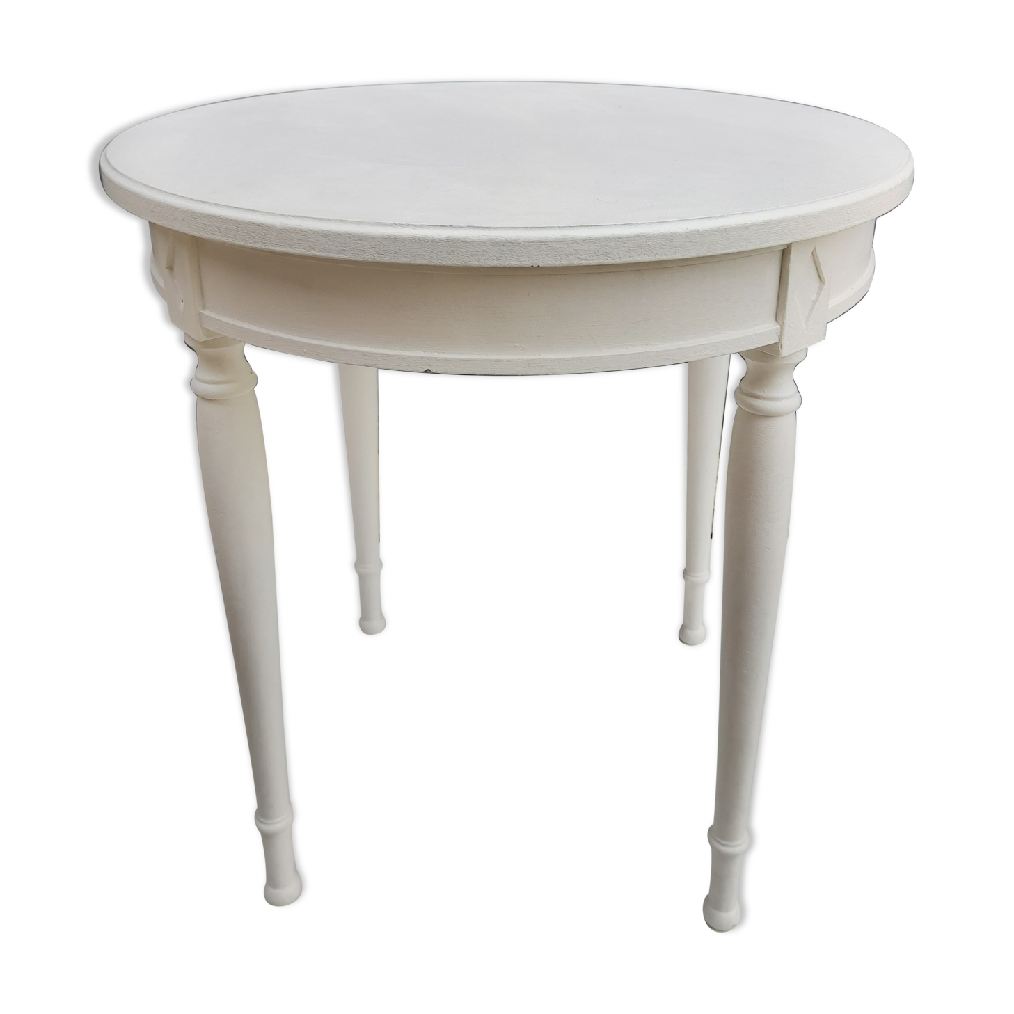 Side table in chestnut painted in white