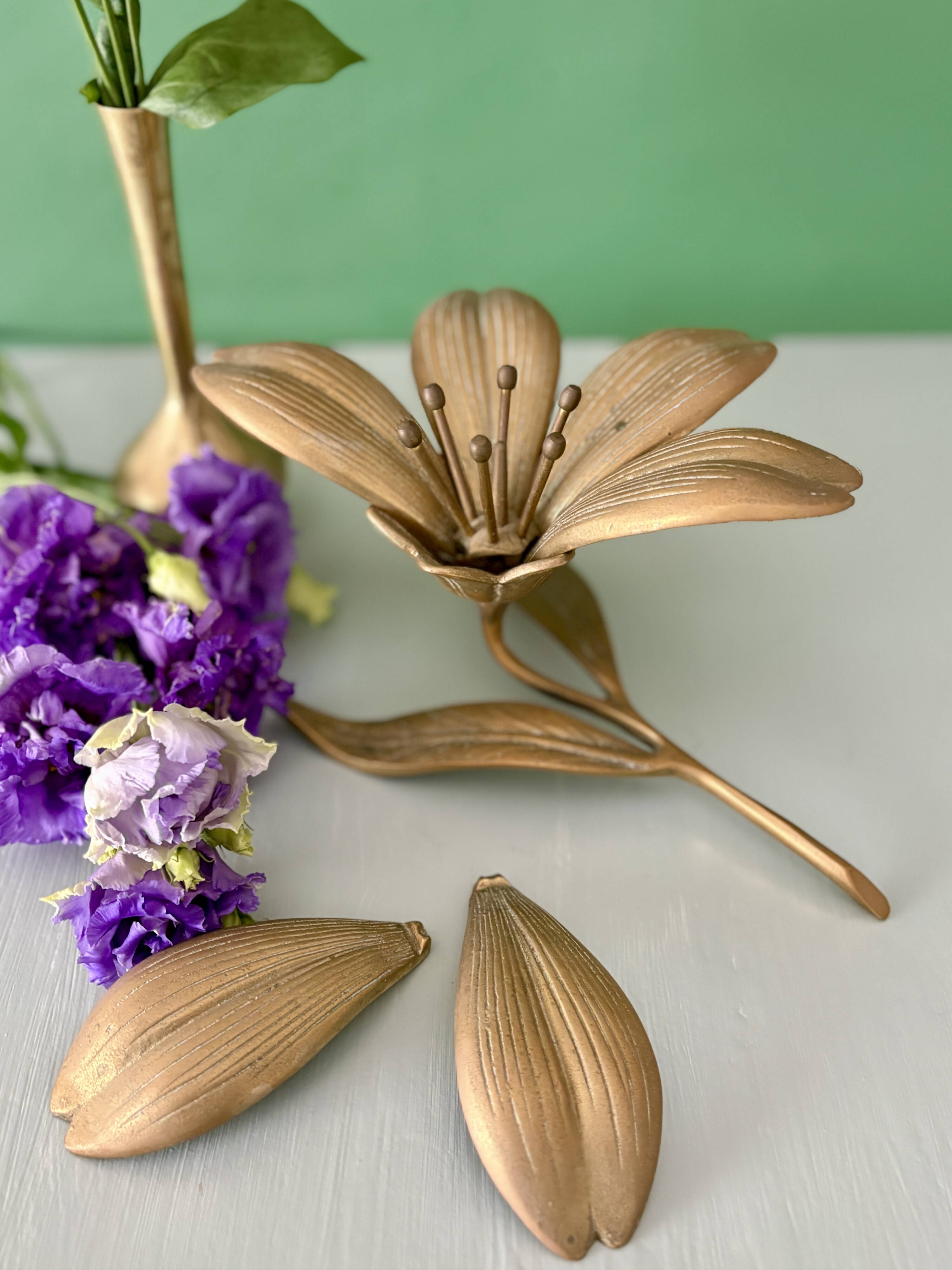 Cendrier vintage en laiton en forme de fleur