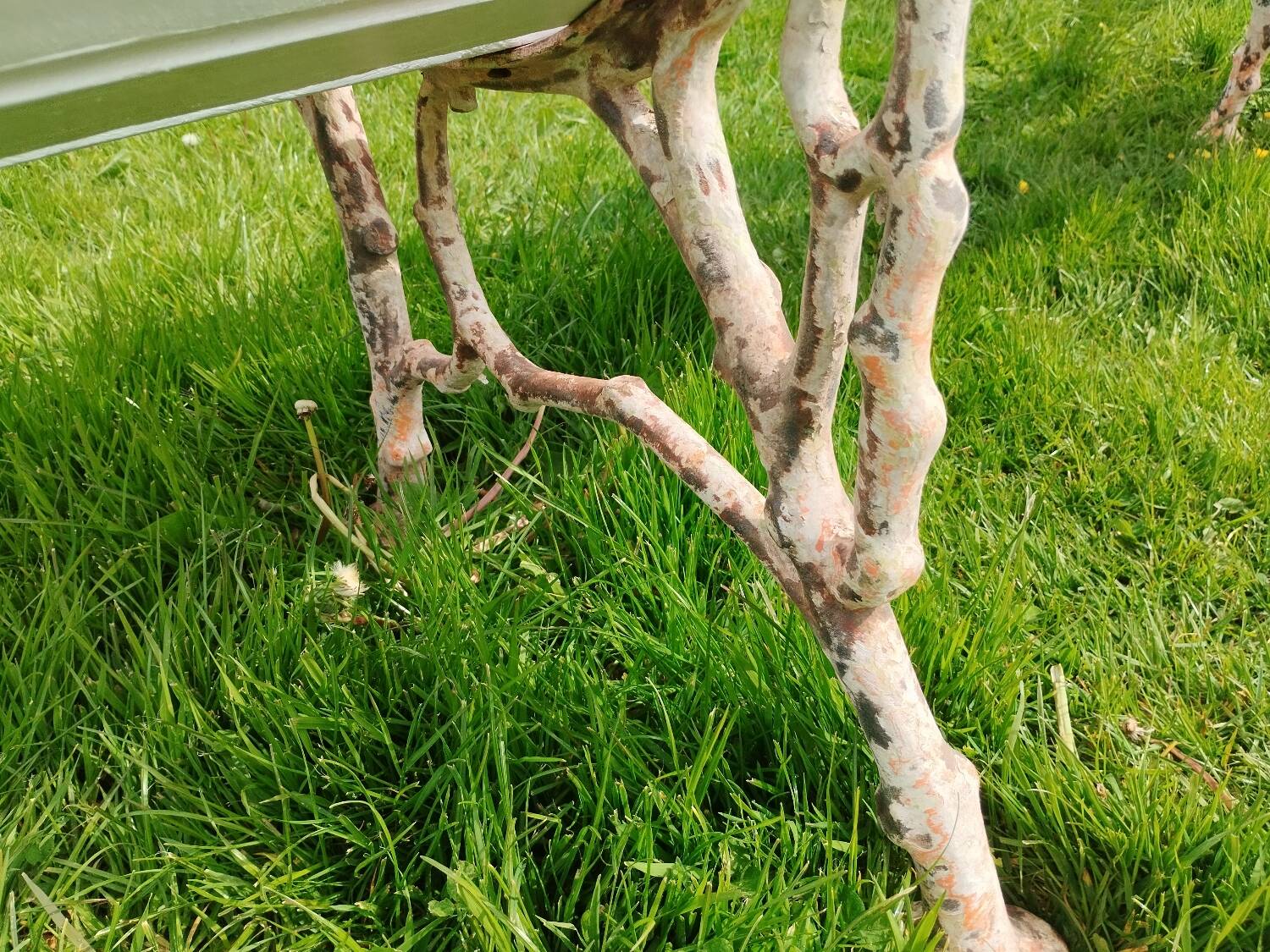 Banc de jardin avec pieds en fonte ancien