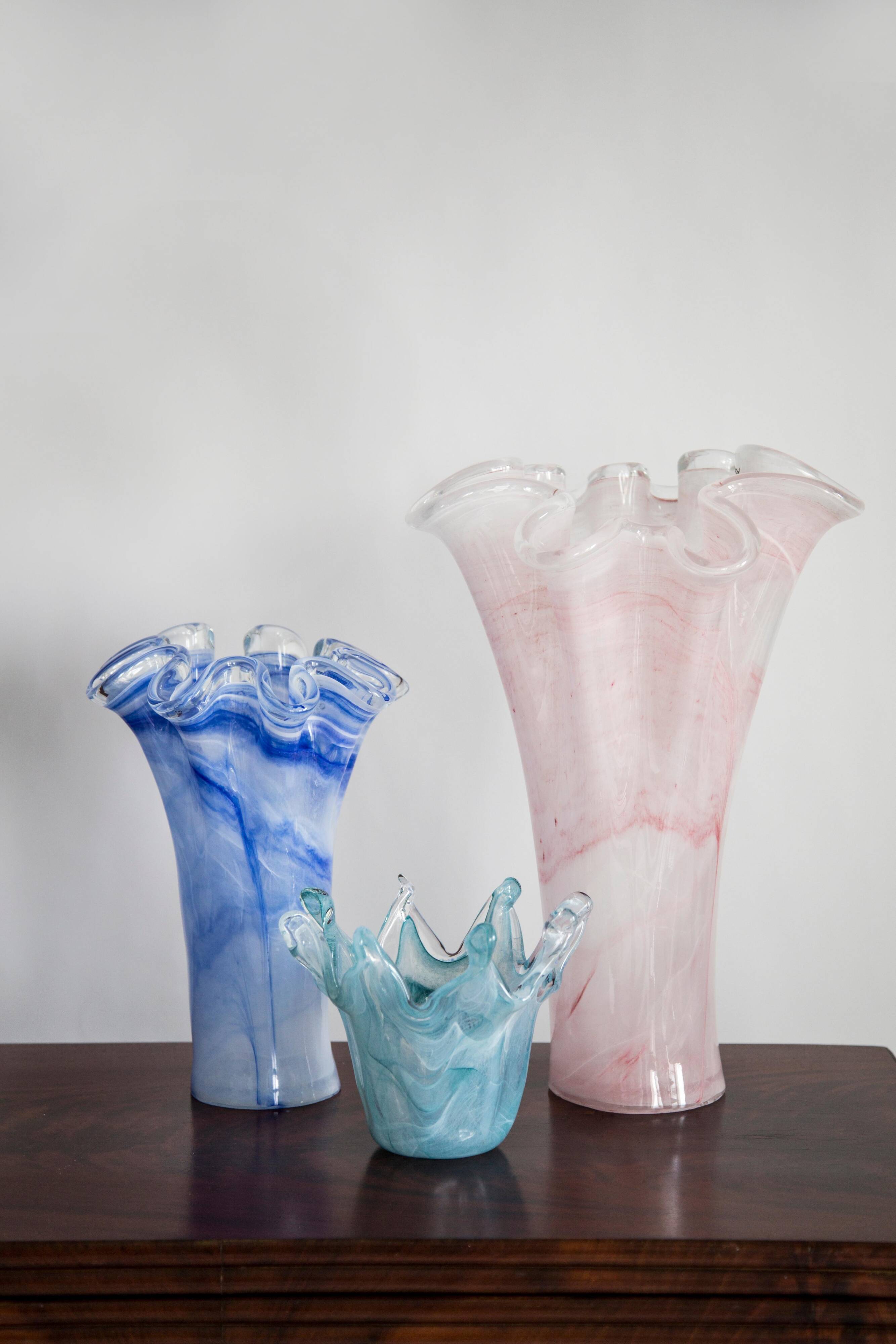 Vintage light pink baby vase mid-century in thick Murano glass, Italy, 2000s.
