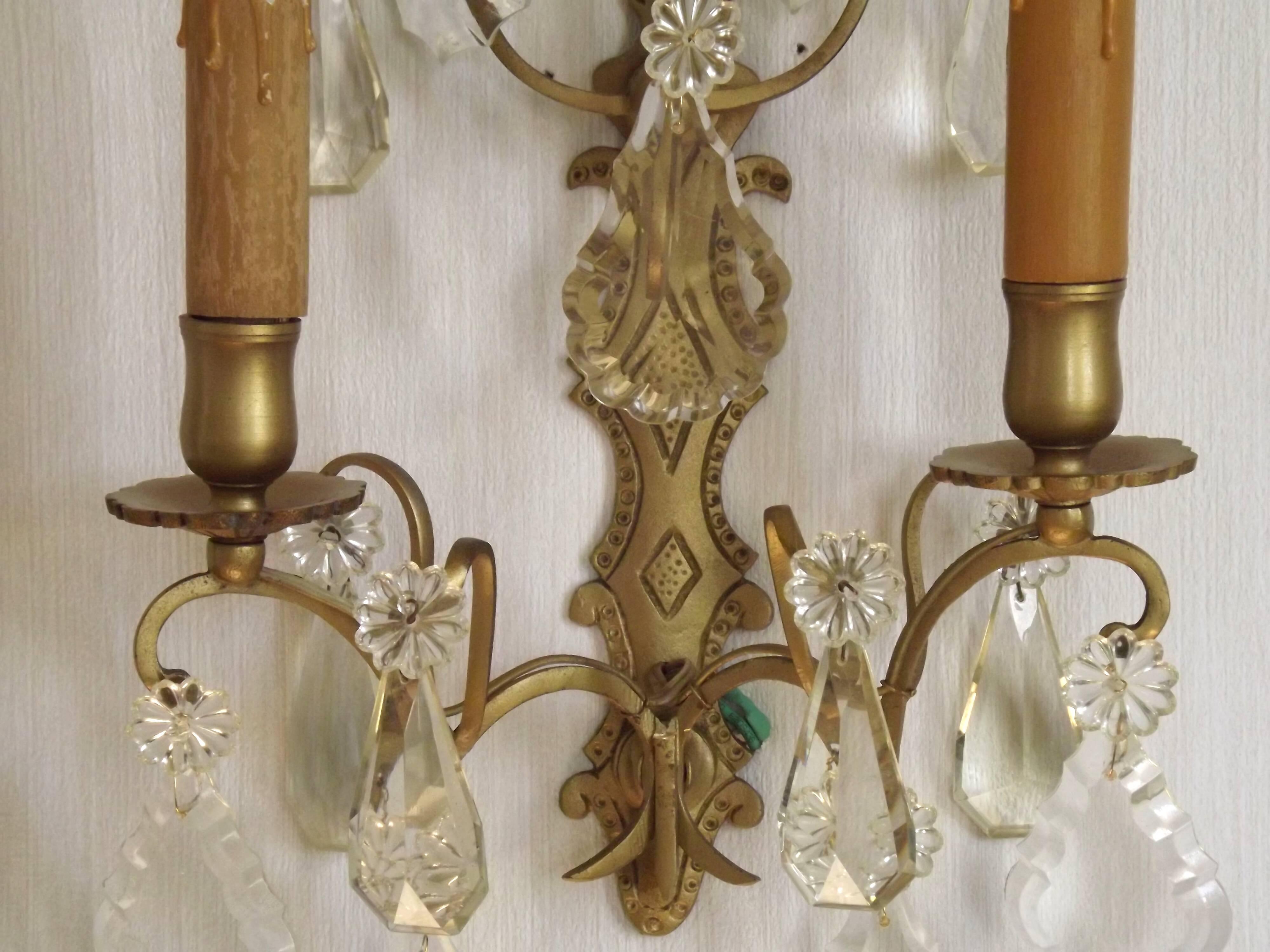 Grande paire d'appliques murales françaises vintage en bronze avec cristaux assortis 5514
