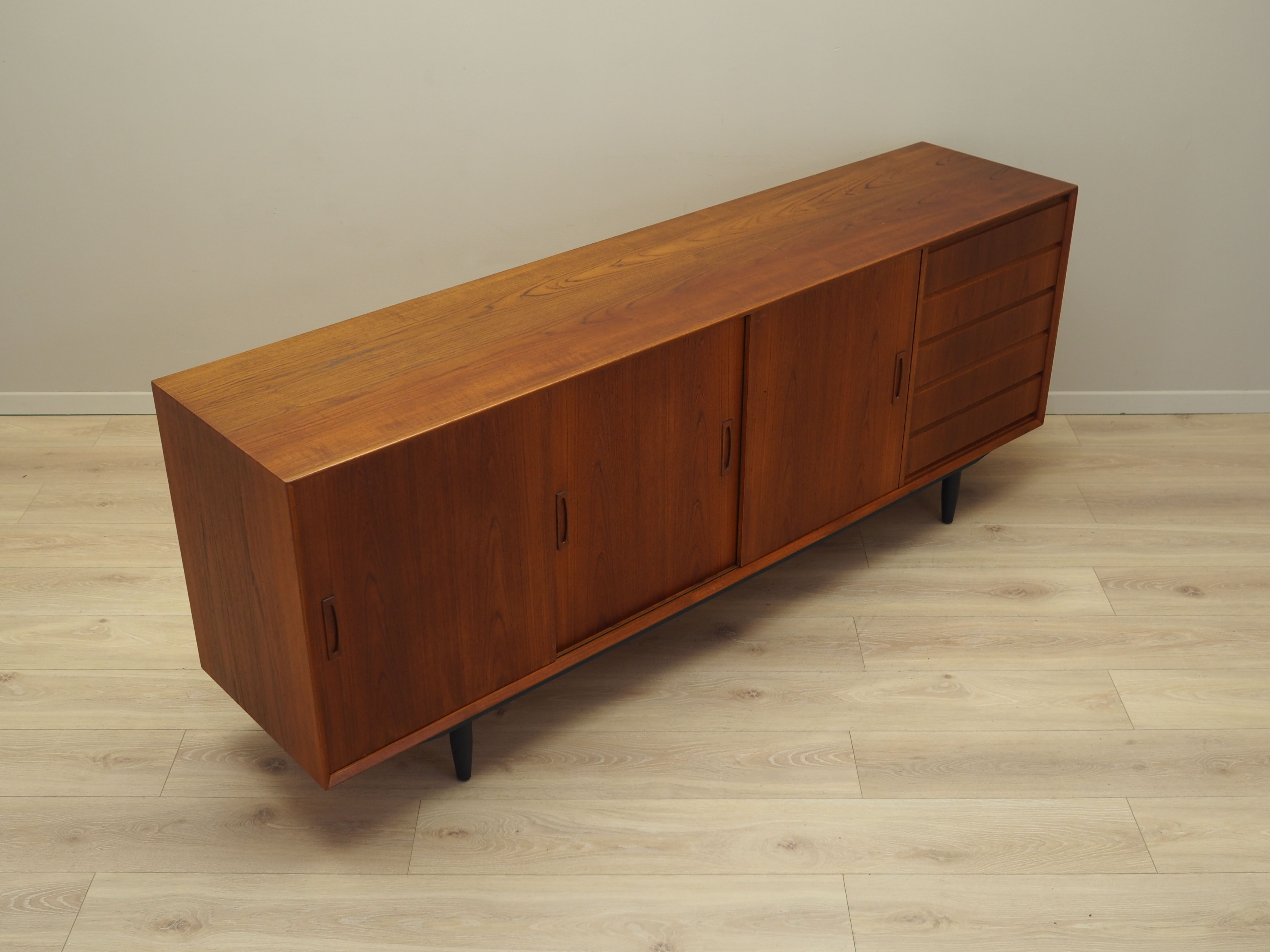 Enfilade en teck, design danois, années 1970, production: Danemark