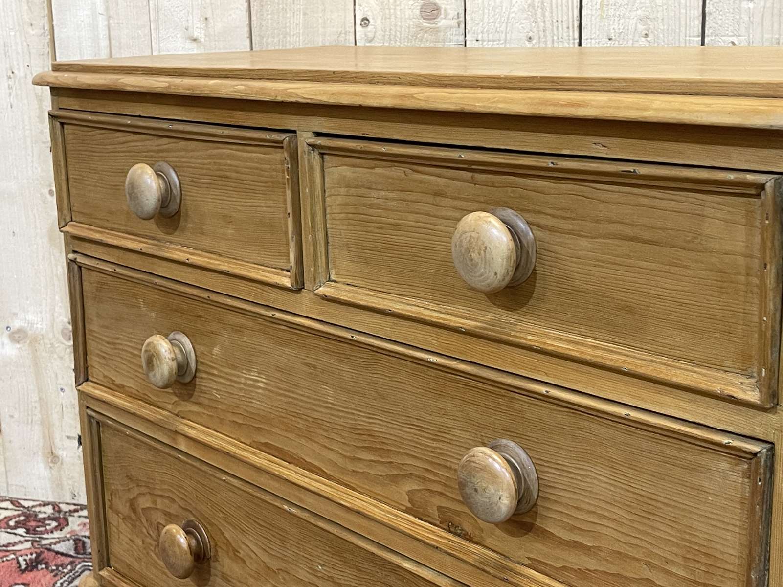 English chest of drawers of the nineteenth century in fir