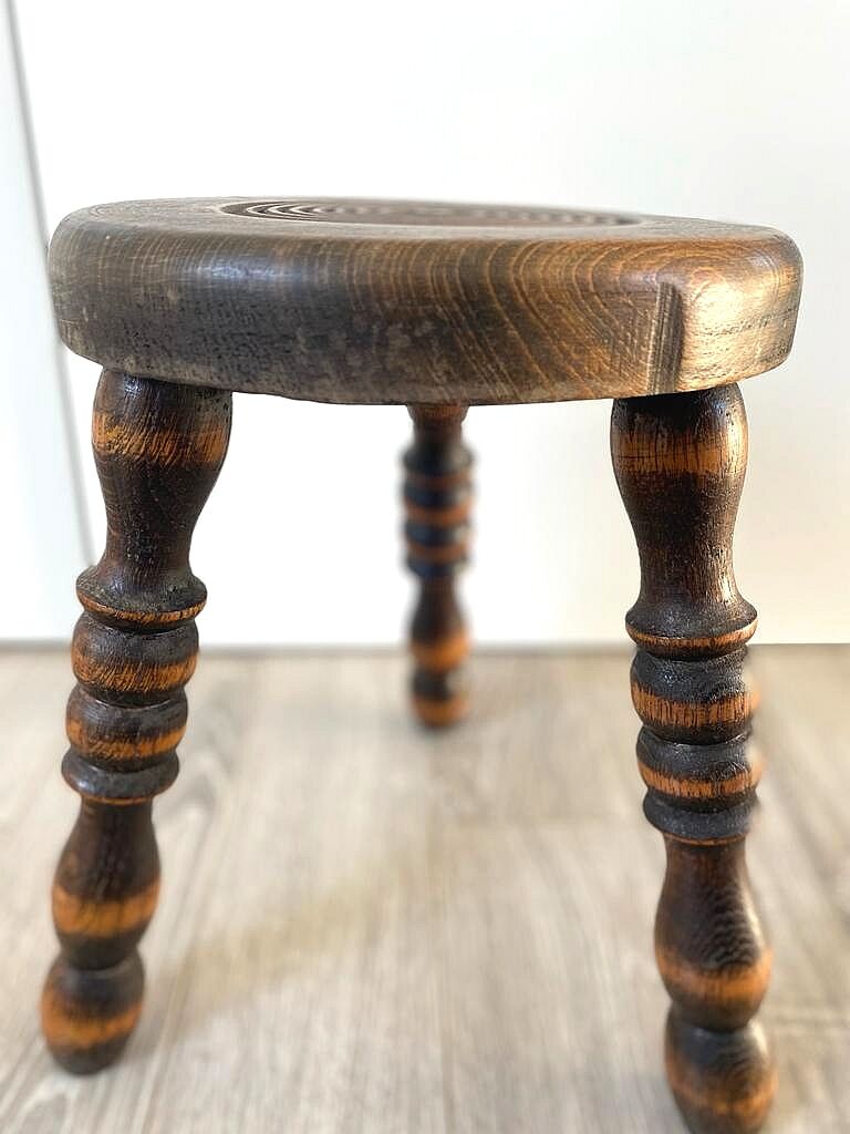 Tripod stool