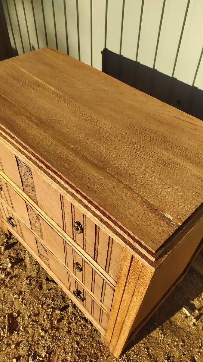 Antique chest of drawers
