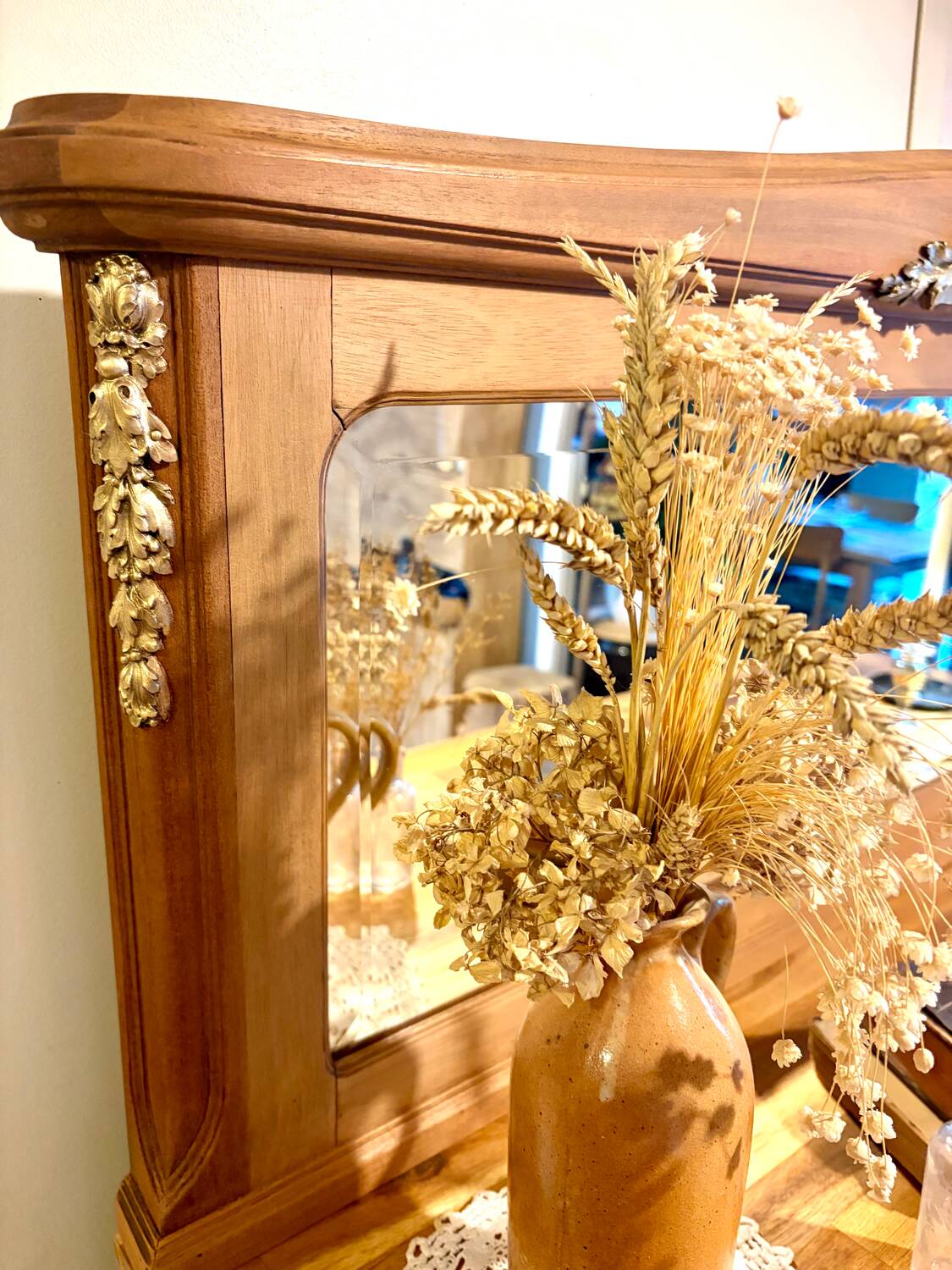 Raw wood sideboard and its mirror