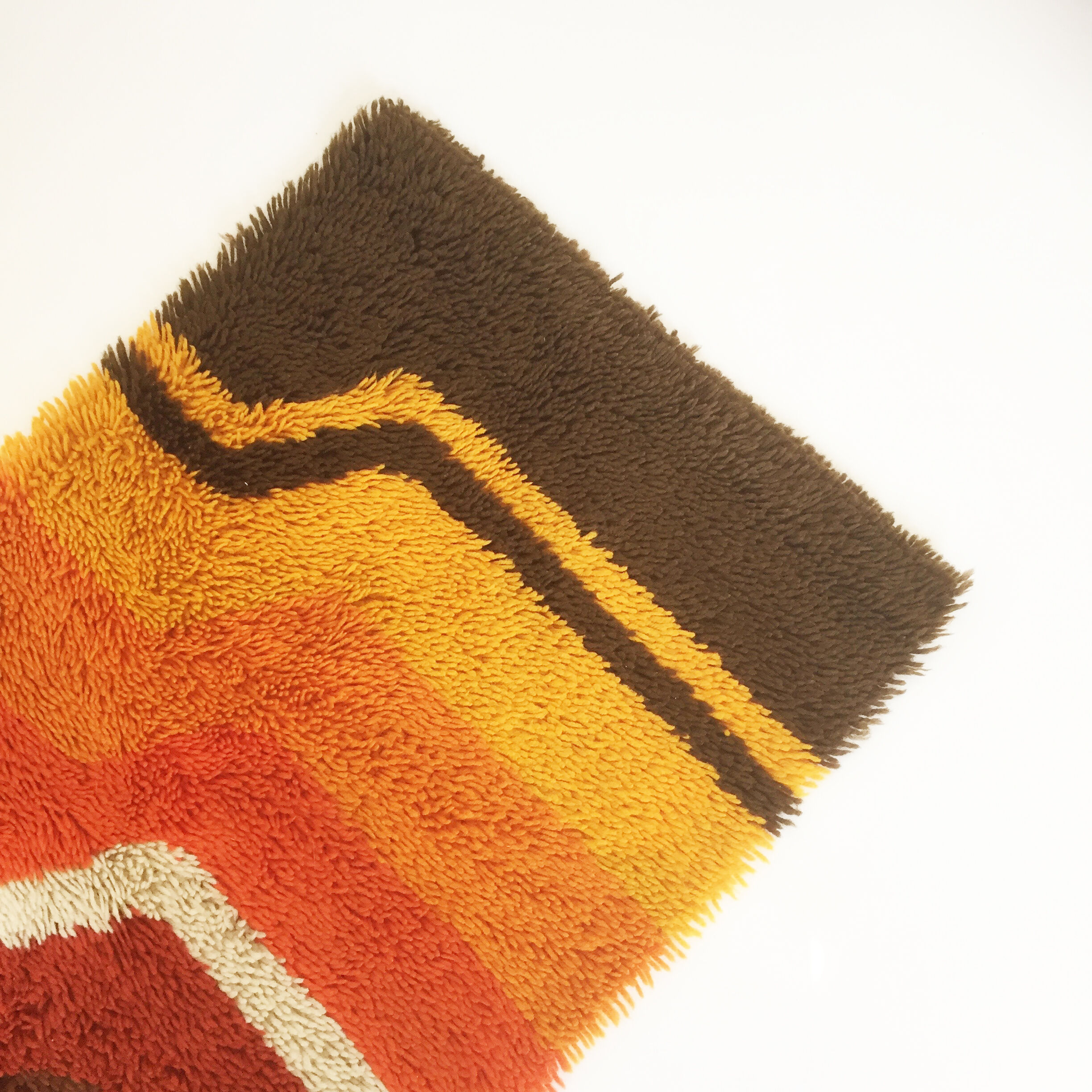 small vintage 70s modernist DESSO carpet rug Flower Power | mid century modern eames era 70s op art  65x130cm