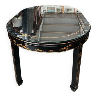 Table de style chinoiserie.