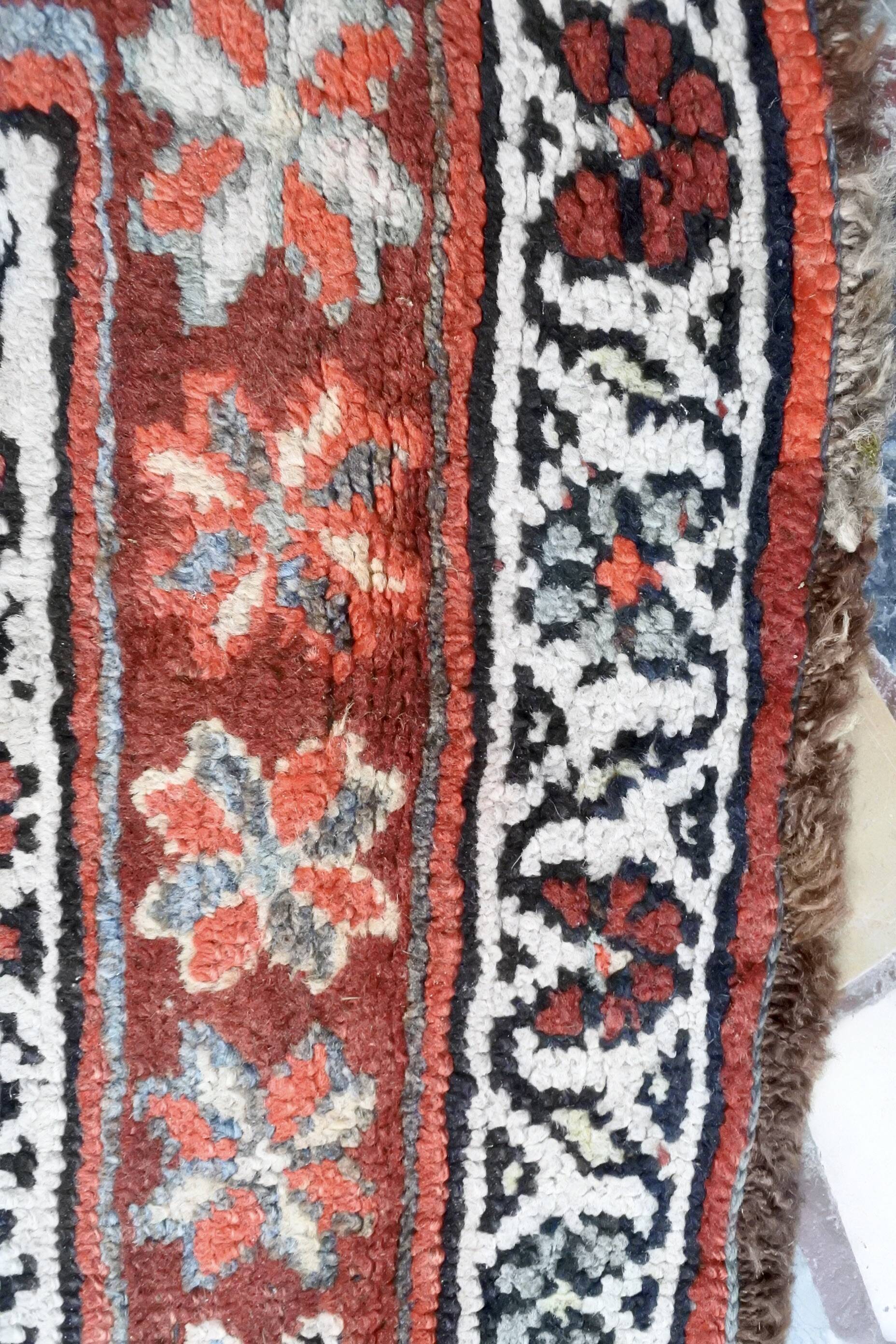 Vintage Persian nomadic rug 292x145cm