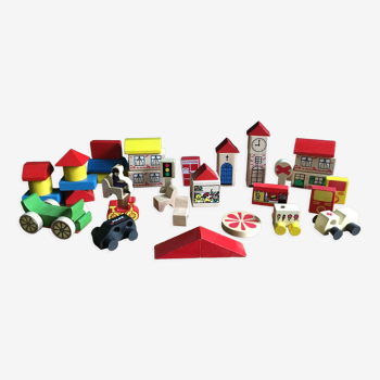 41 coloured wooden blocks for construction