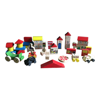 41 coloured wooden blocks for construction