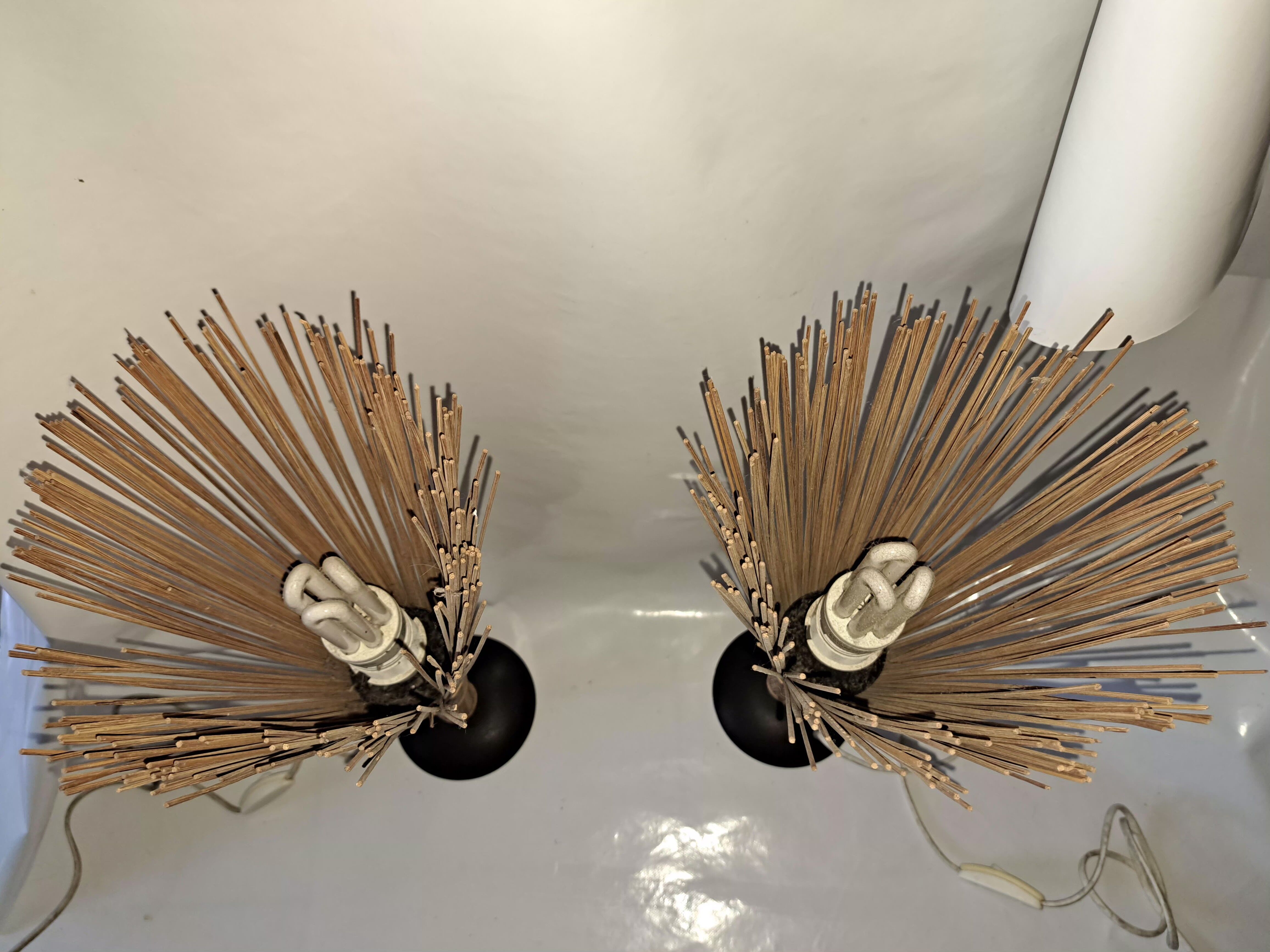 Paire de lampes  en rotin.