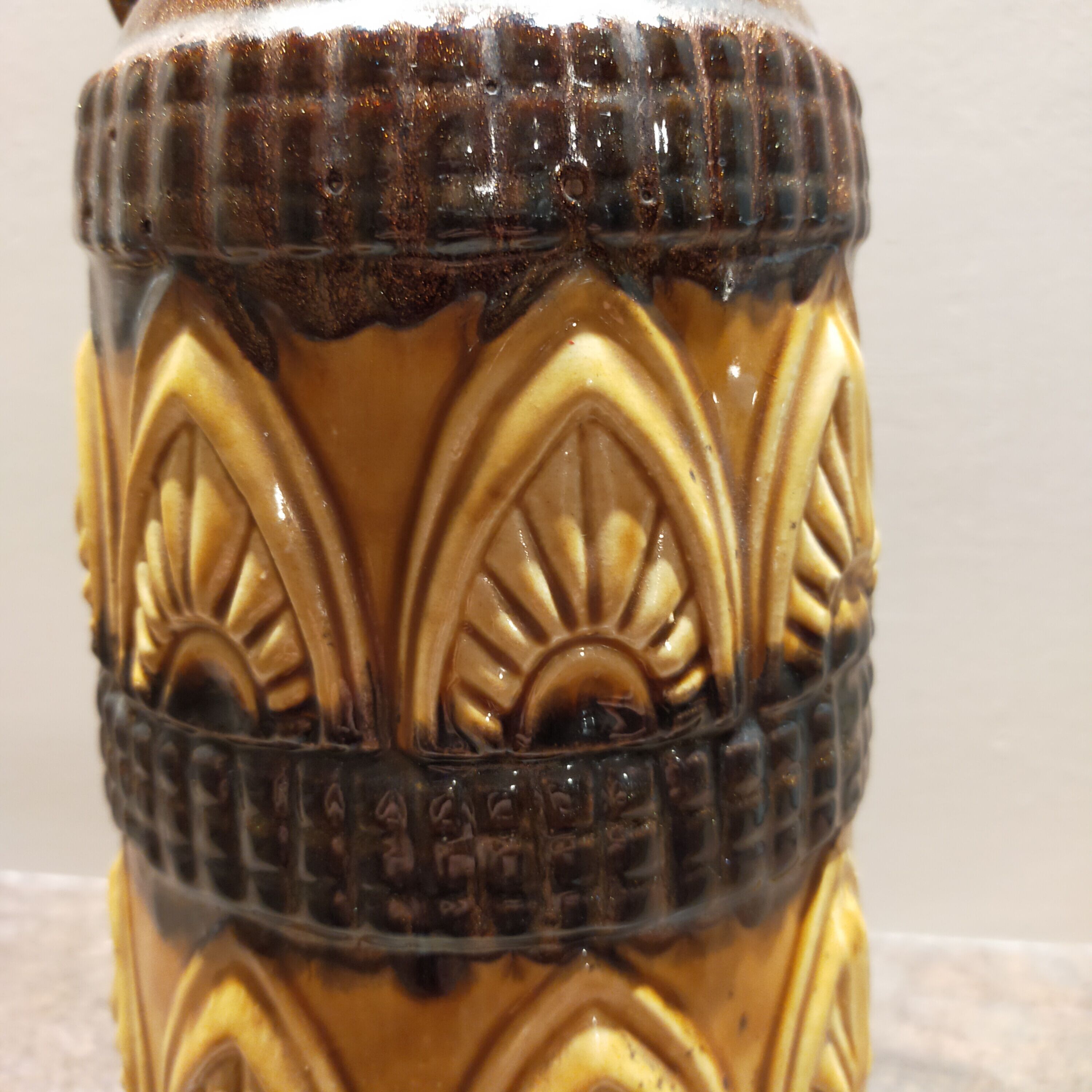 Uberlacker ceramic vase