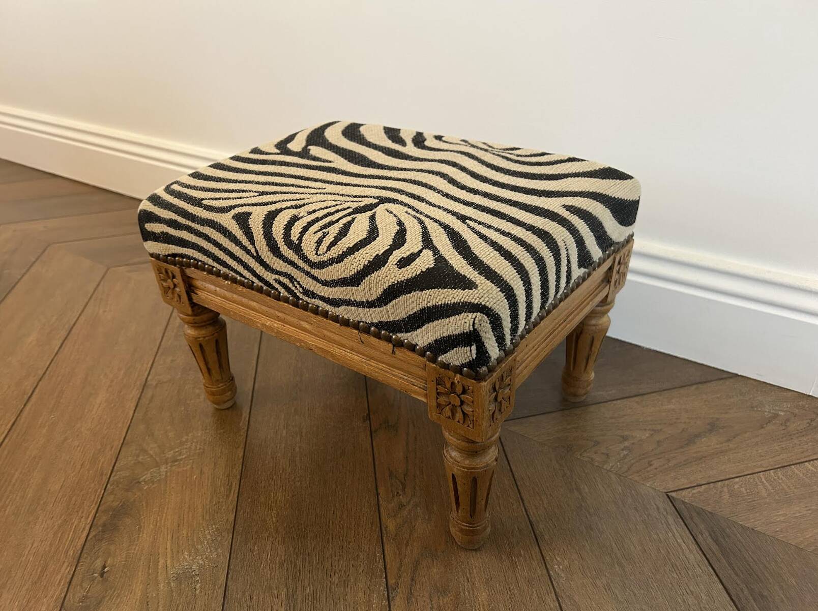 Louis XVI style footrest