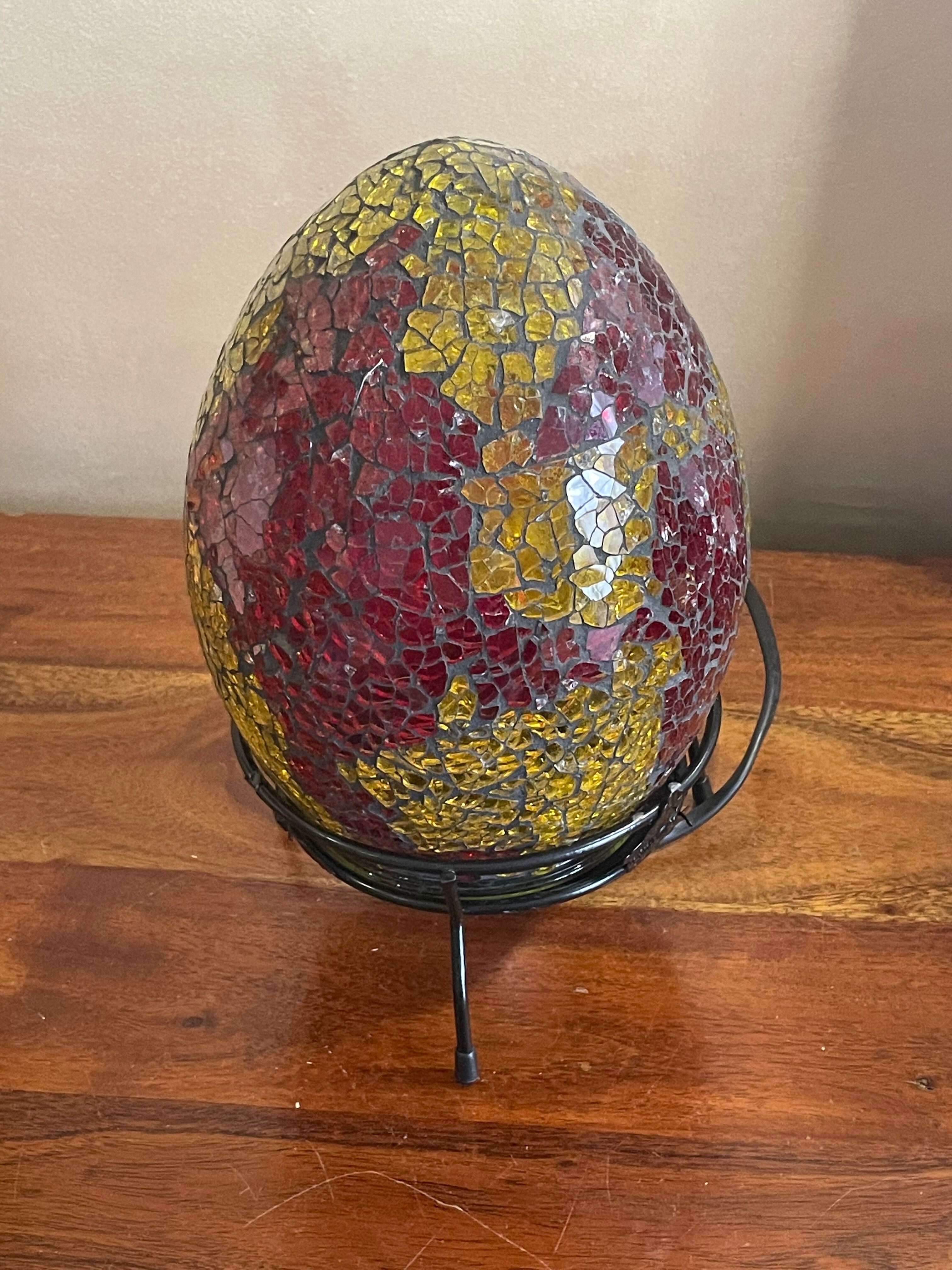 Cracked glass egg lamp