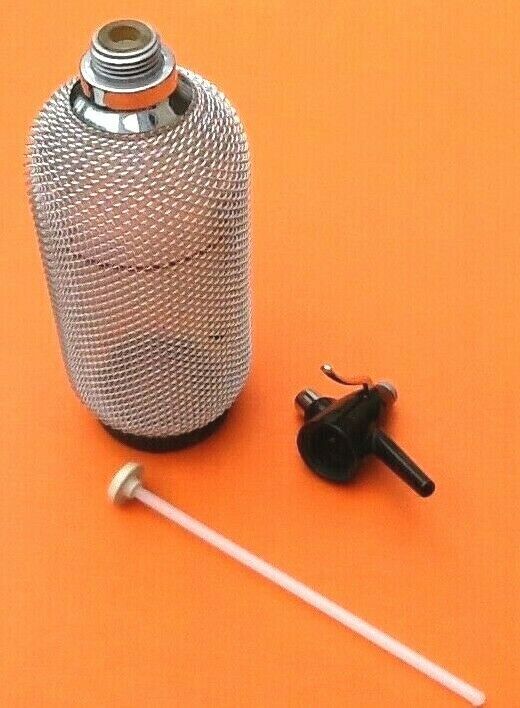 Seltz water siphon Glass body harmoniously meshed with translucent filaments