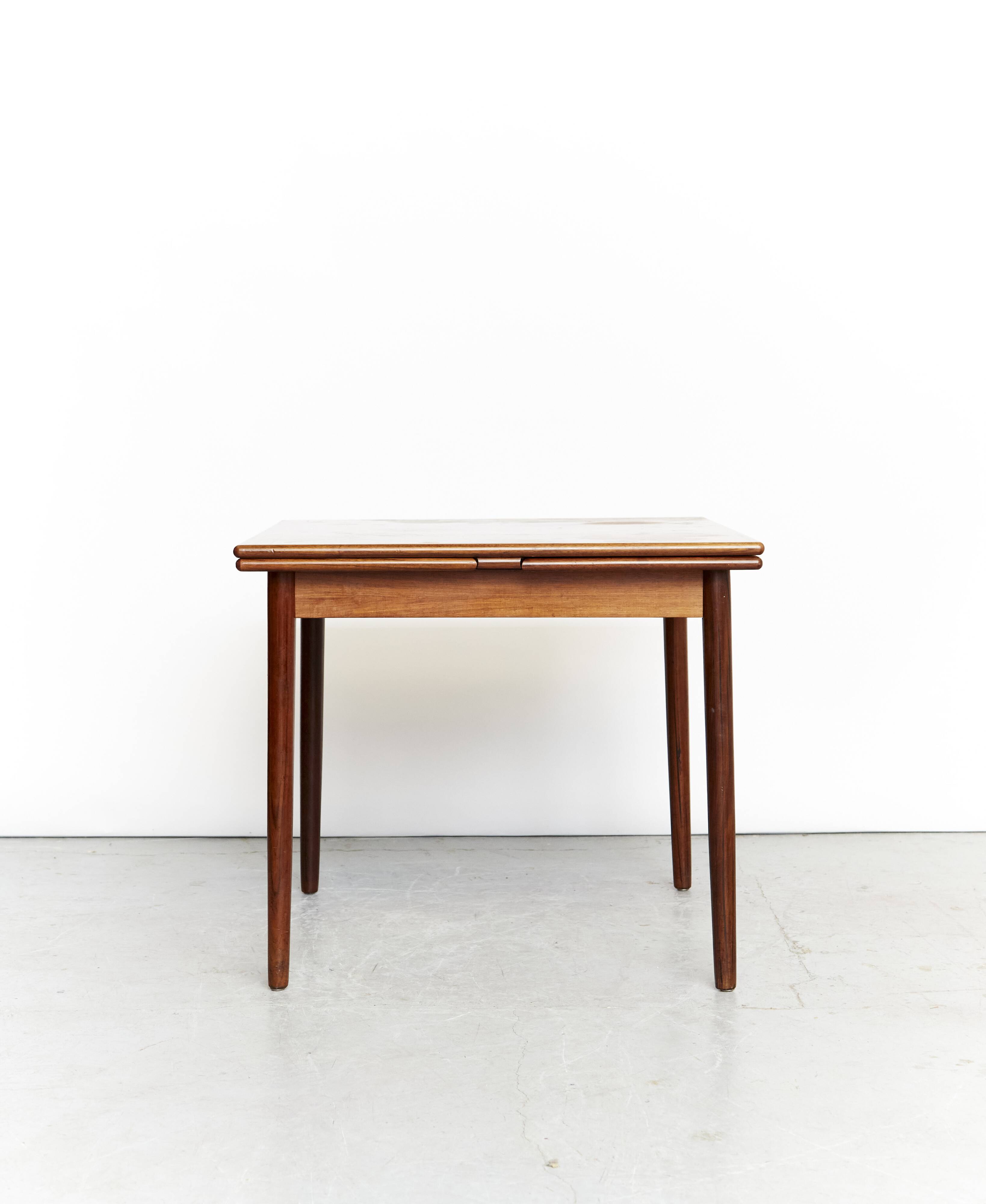 AM Møbler Mid-Century Dining Table