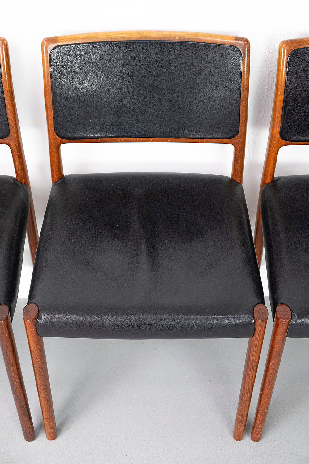 Set of 6 wooden Dining Chairs with black Leather, 1960