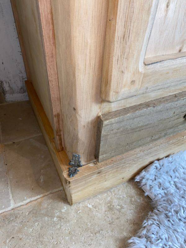 Parisian locker room