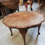 Round coffee table