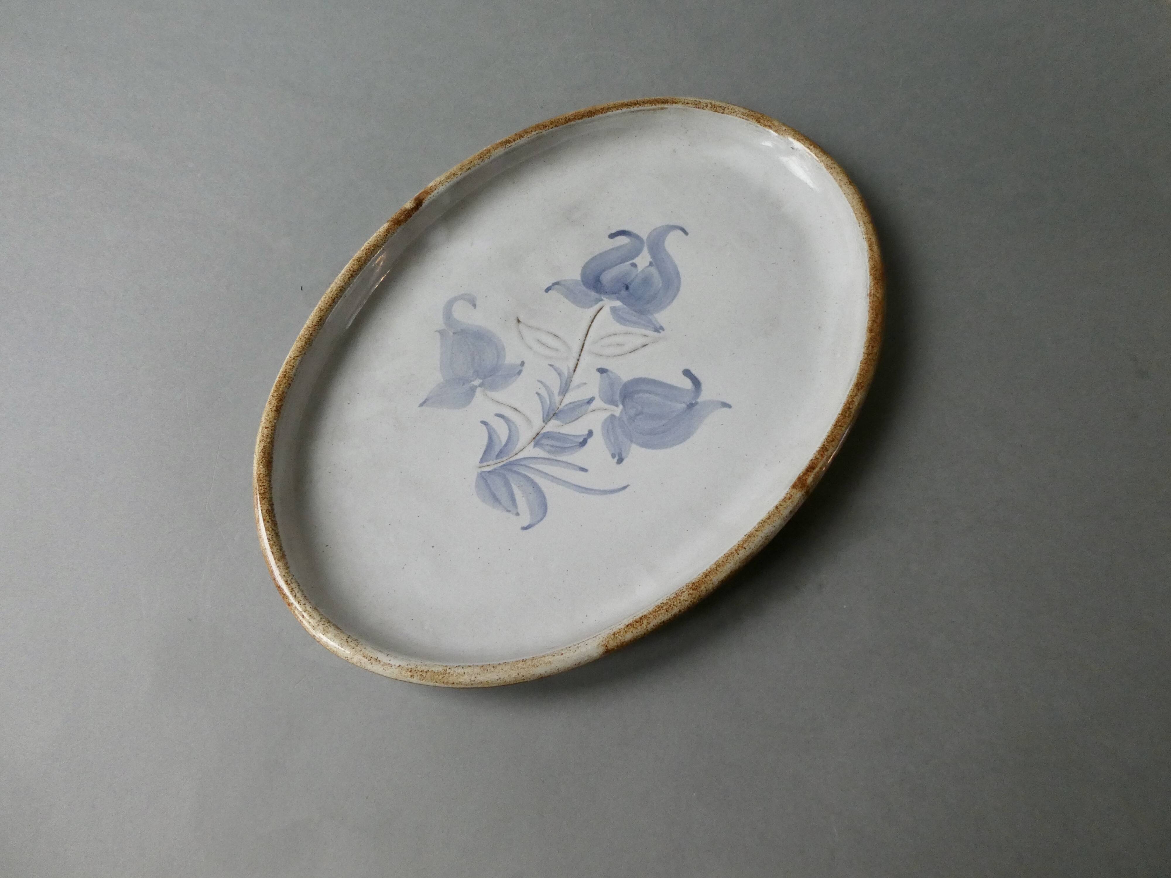 Oval dish signed Chantal and Thierry Robert, Poncé sur Loir