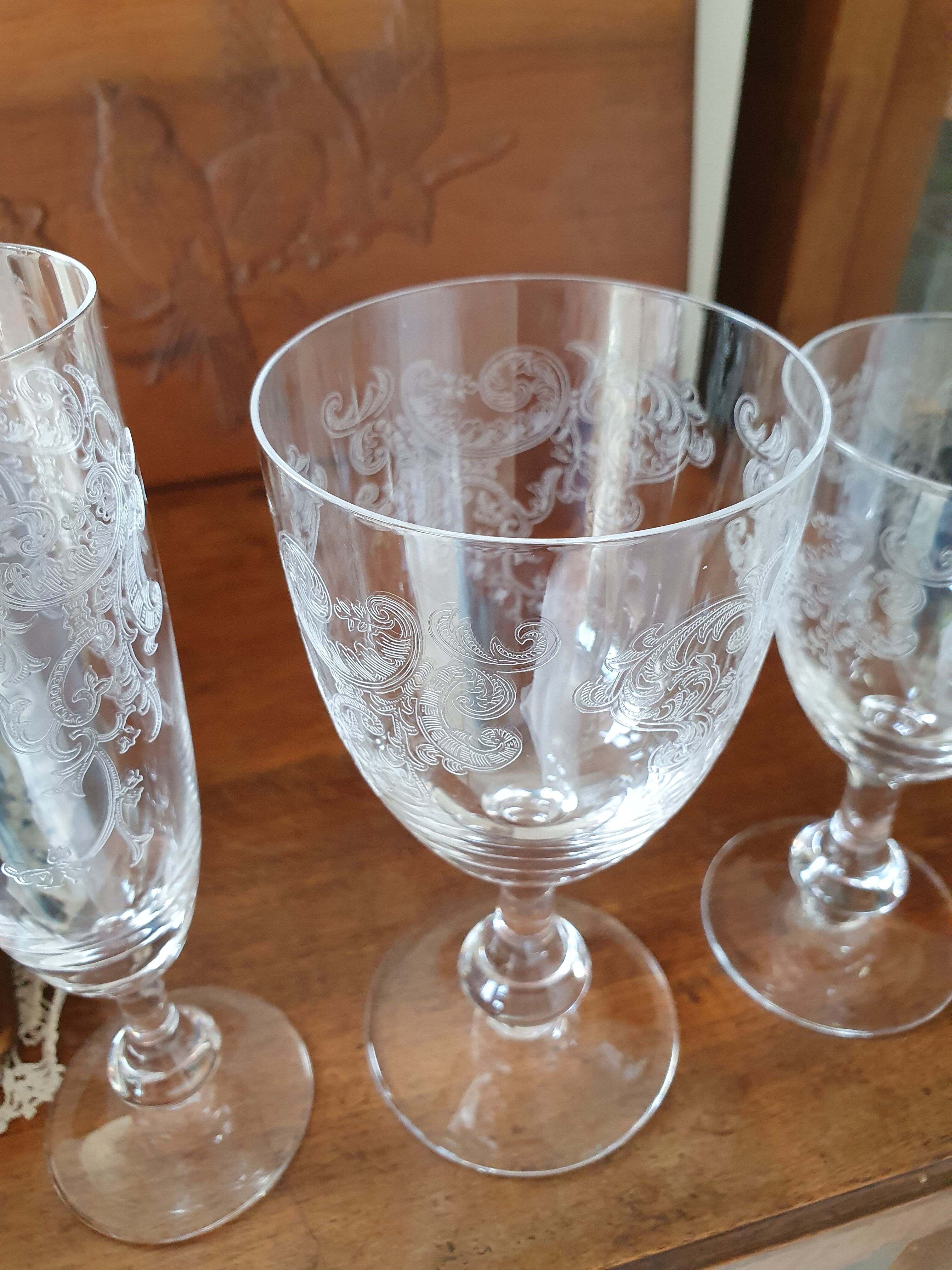 Royal Champagne 24 crystals glasses