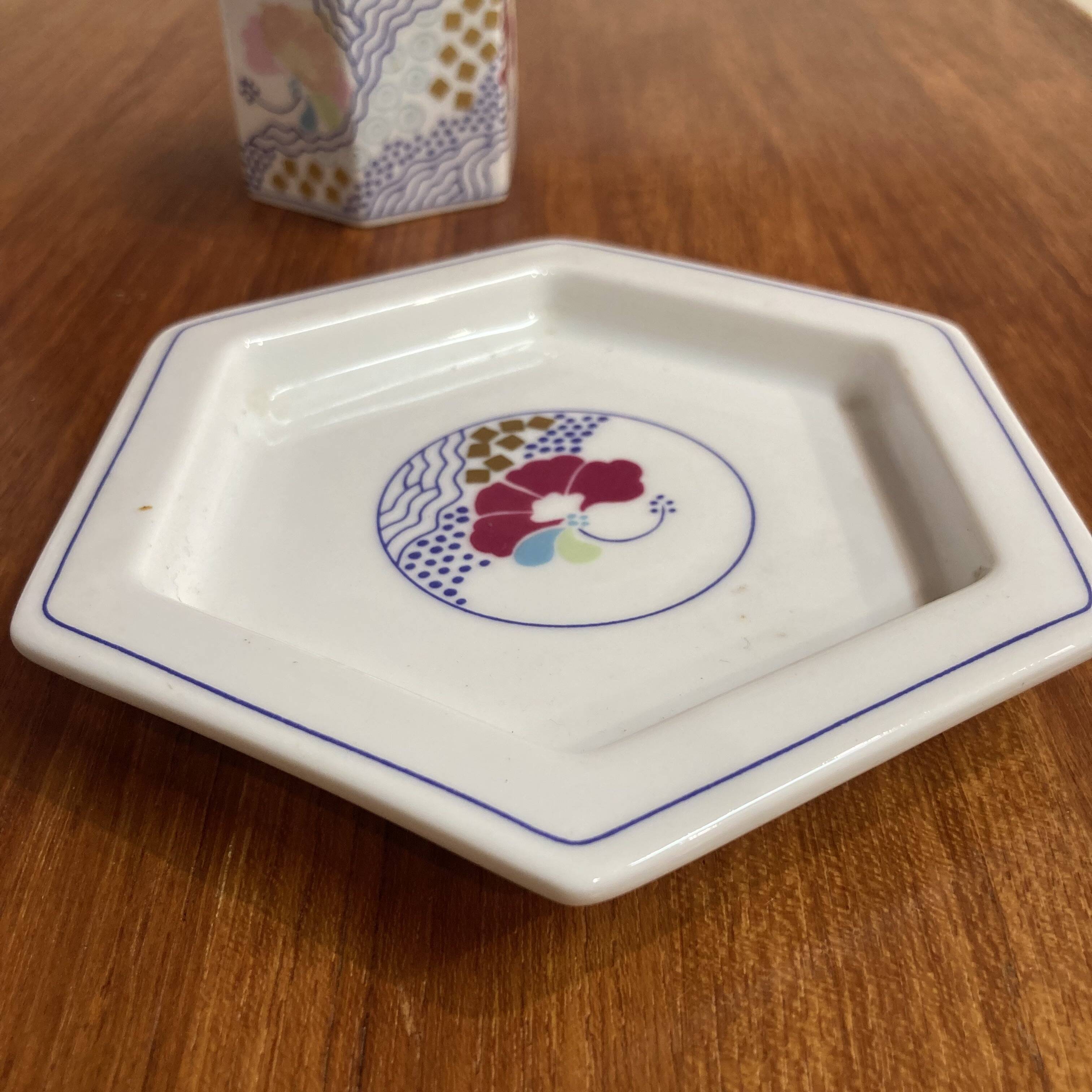 Set of five Scandinavian design ceramics.