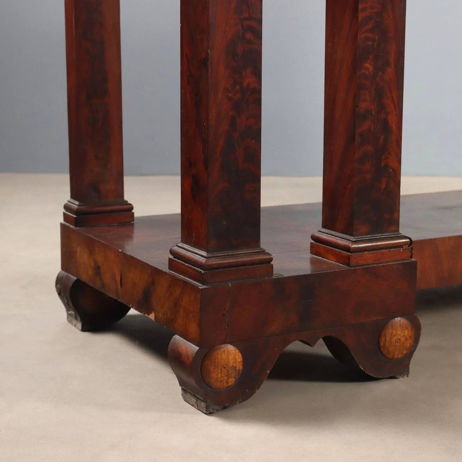 Empire console in mahogany and white marble, 19th century.