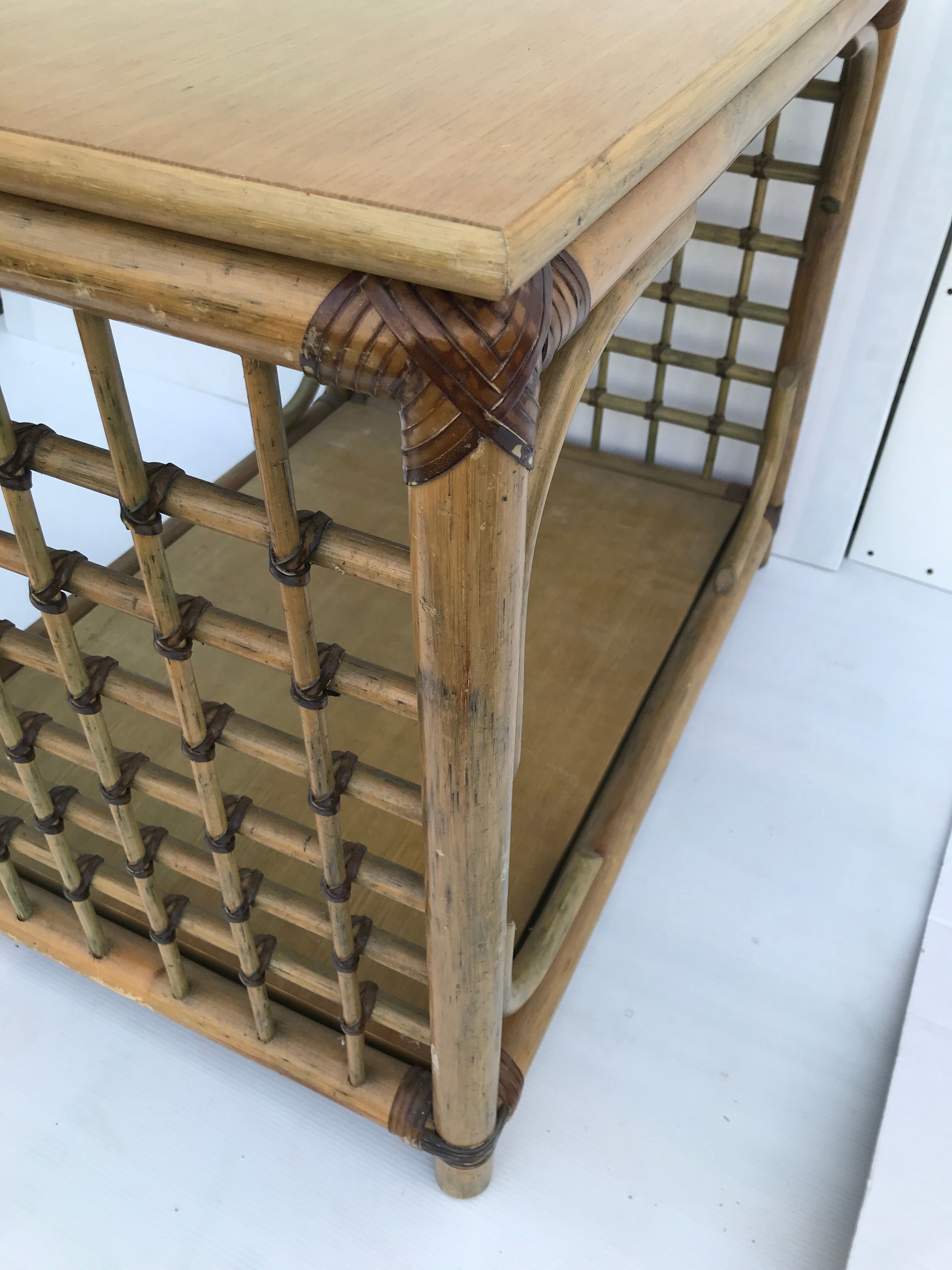 Wicker rattan coffee table 60s-70s