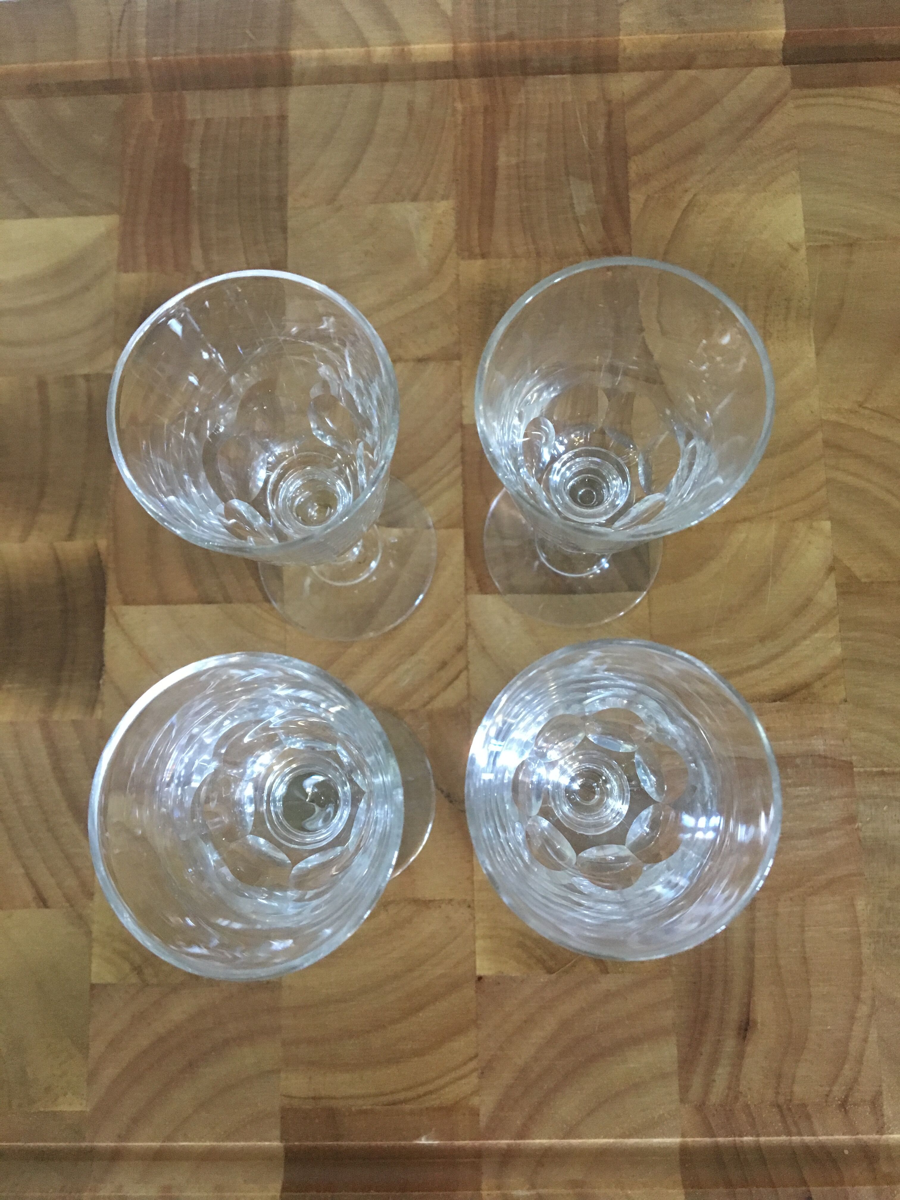 Lot of 4 small liquor glasses